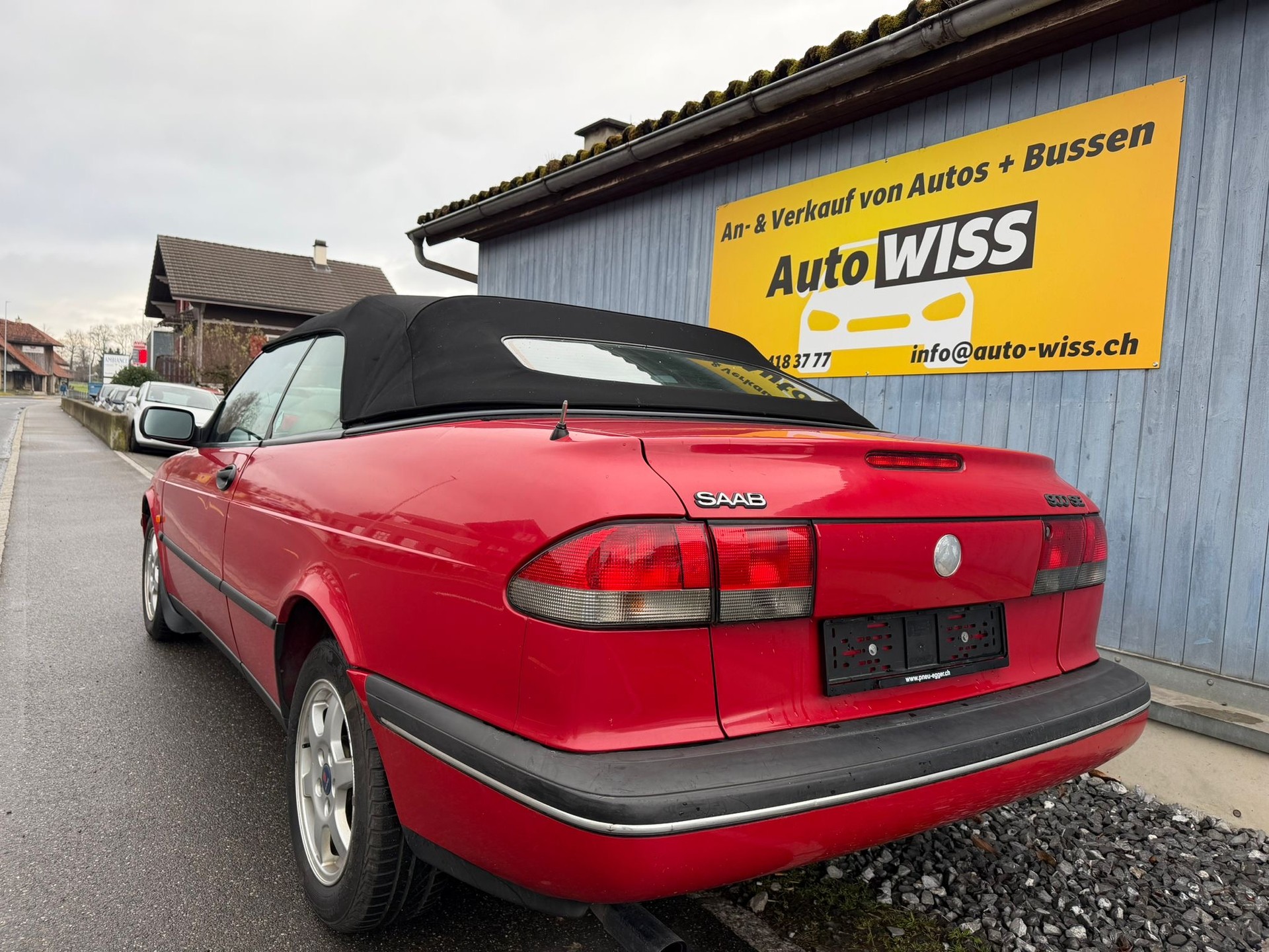 SAAB 900 SE 2.3i-16-image-17