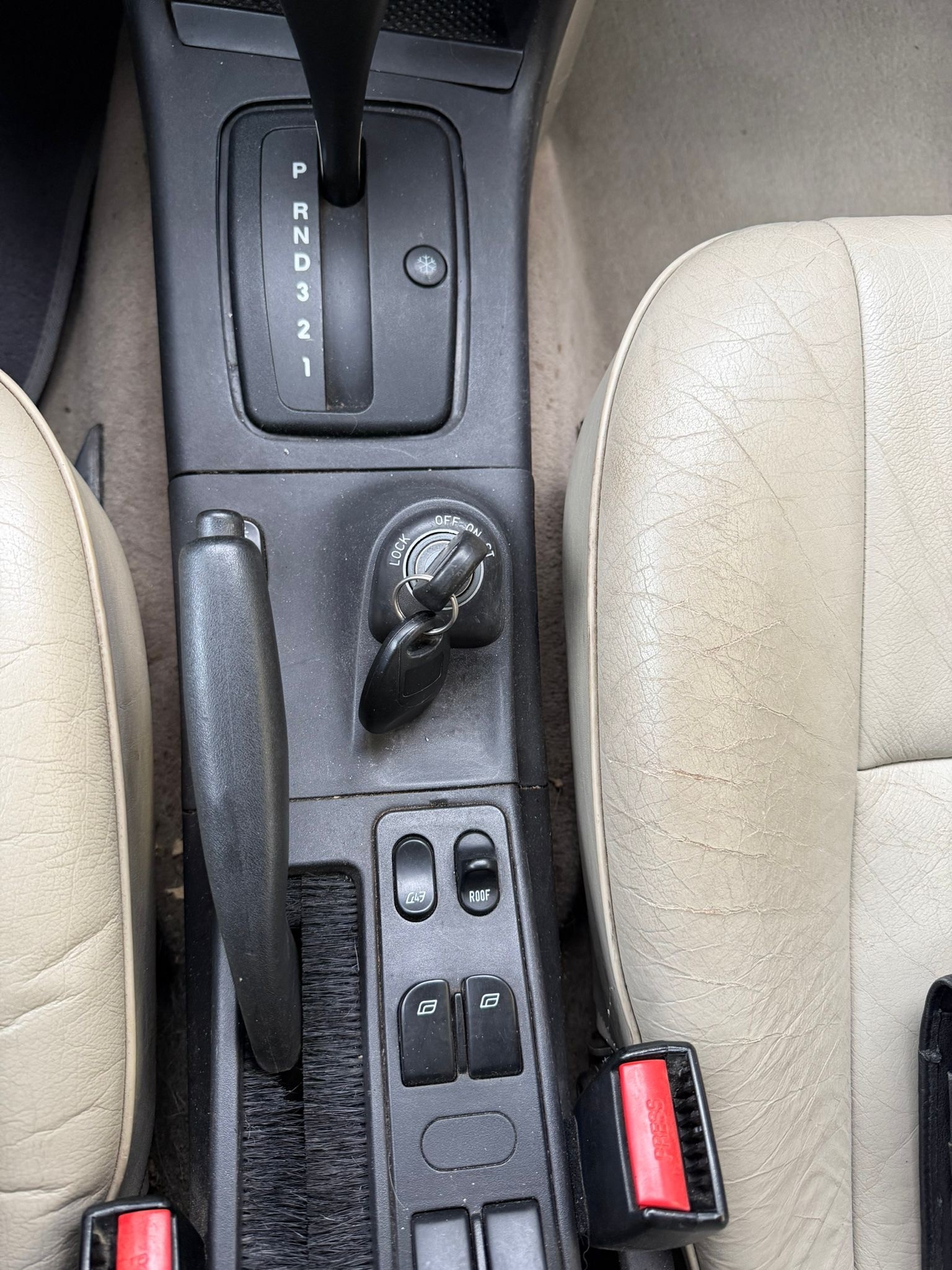 SAAB 900 SE 2.3i-16-image-36