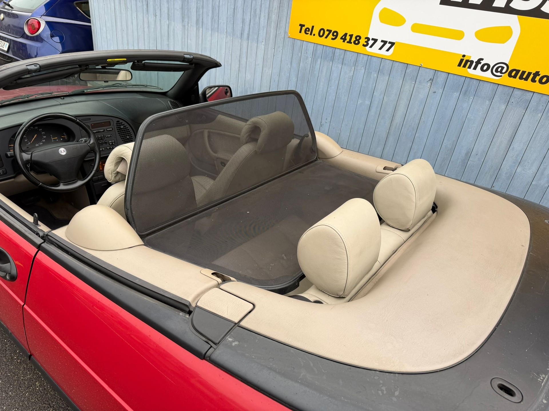 SAAB 900 SE 2.3i-16-image-32