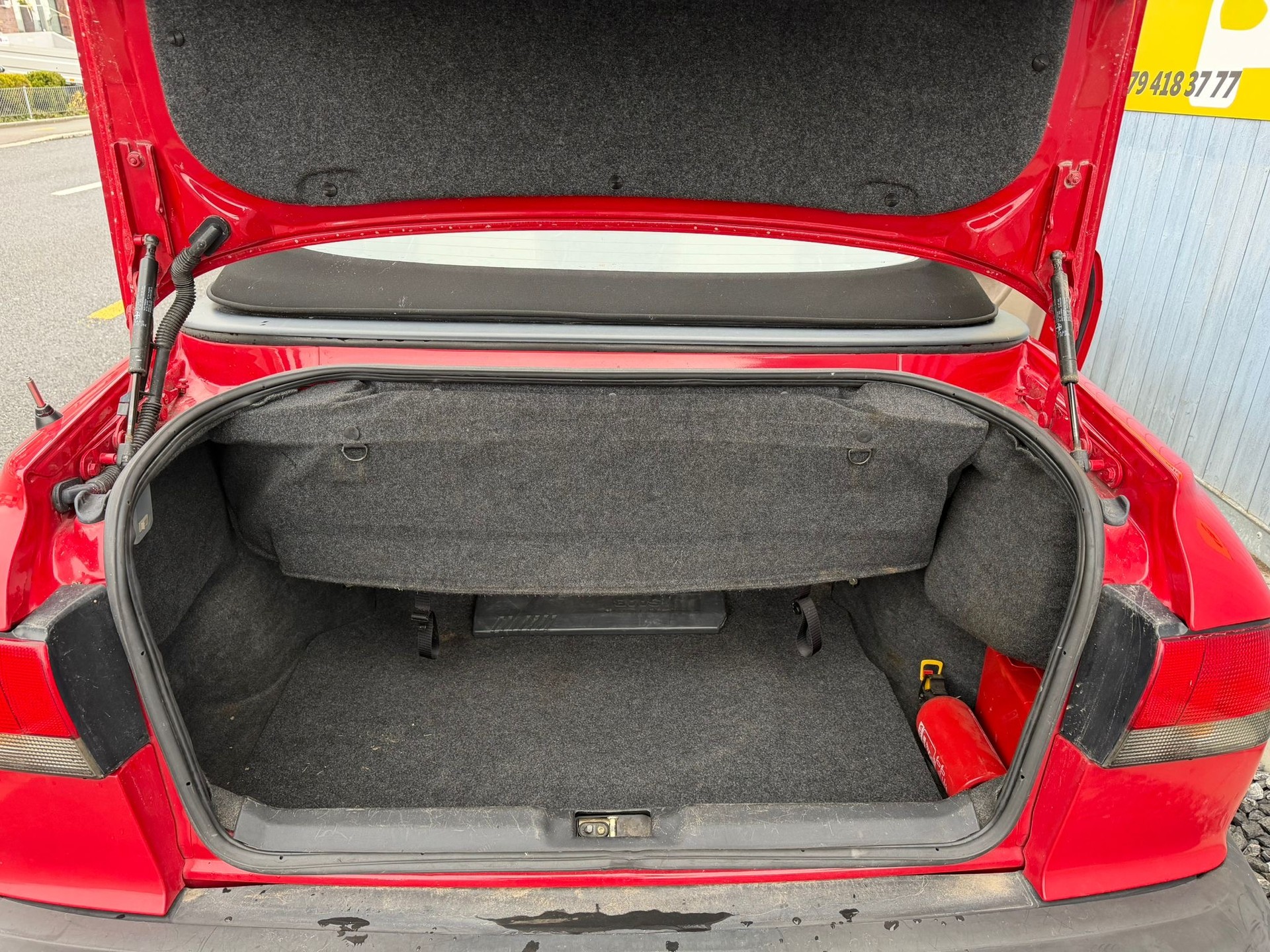 SAAB 900 SE 2.3i-16-image-26