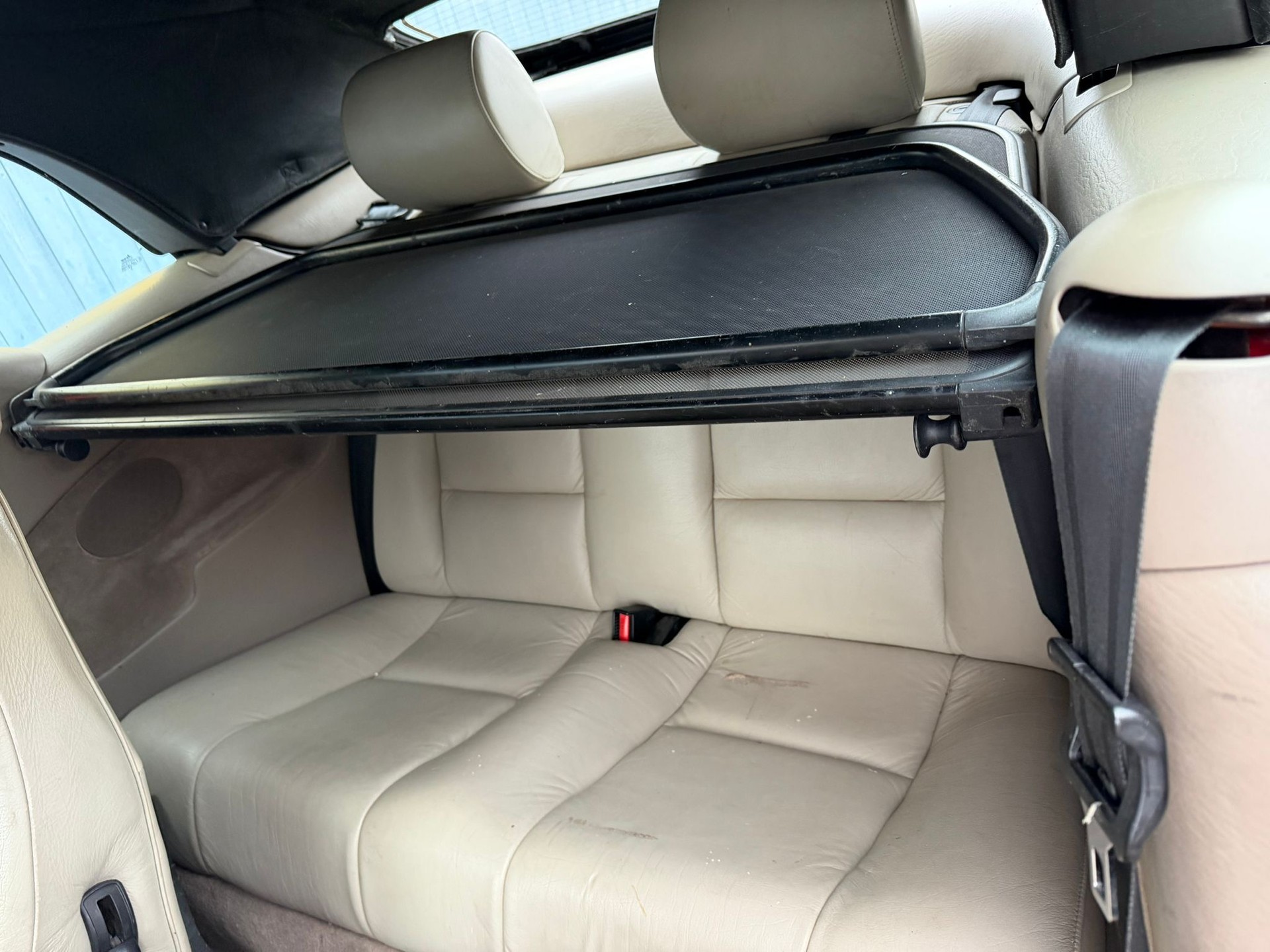 SAAB 900 SE 2.3i-16-image-31