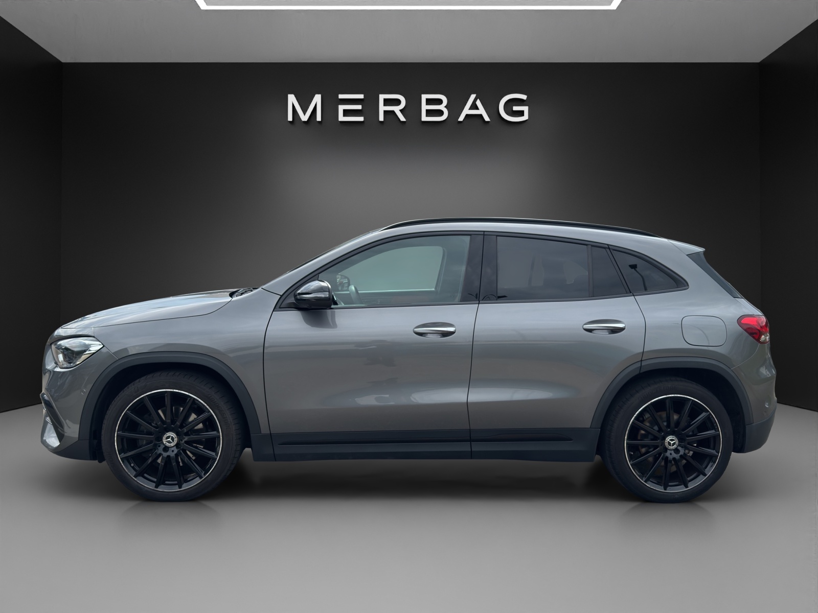MERCEDES-BENZ GLA 220d 4Matic 8G-DCT-image-1
