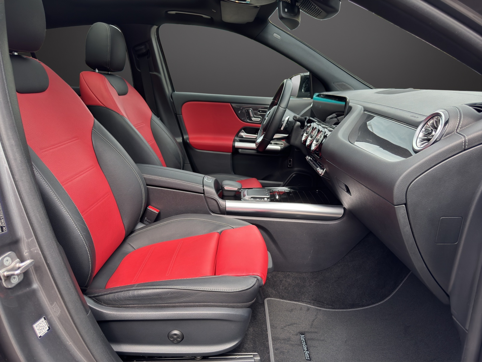 MERCEDES-BENZ GLA 220d 4Matic 8G-DCT-image-11