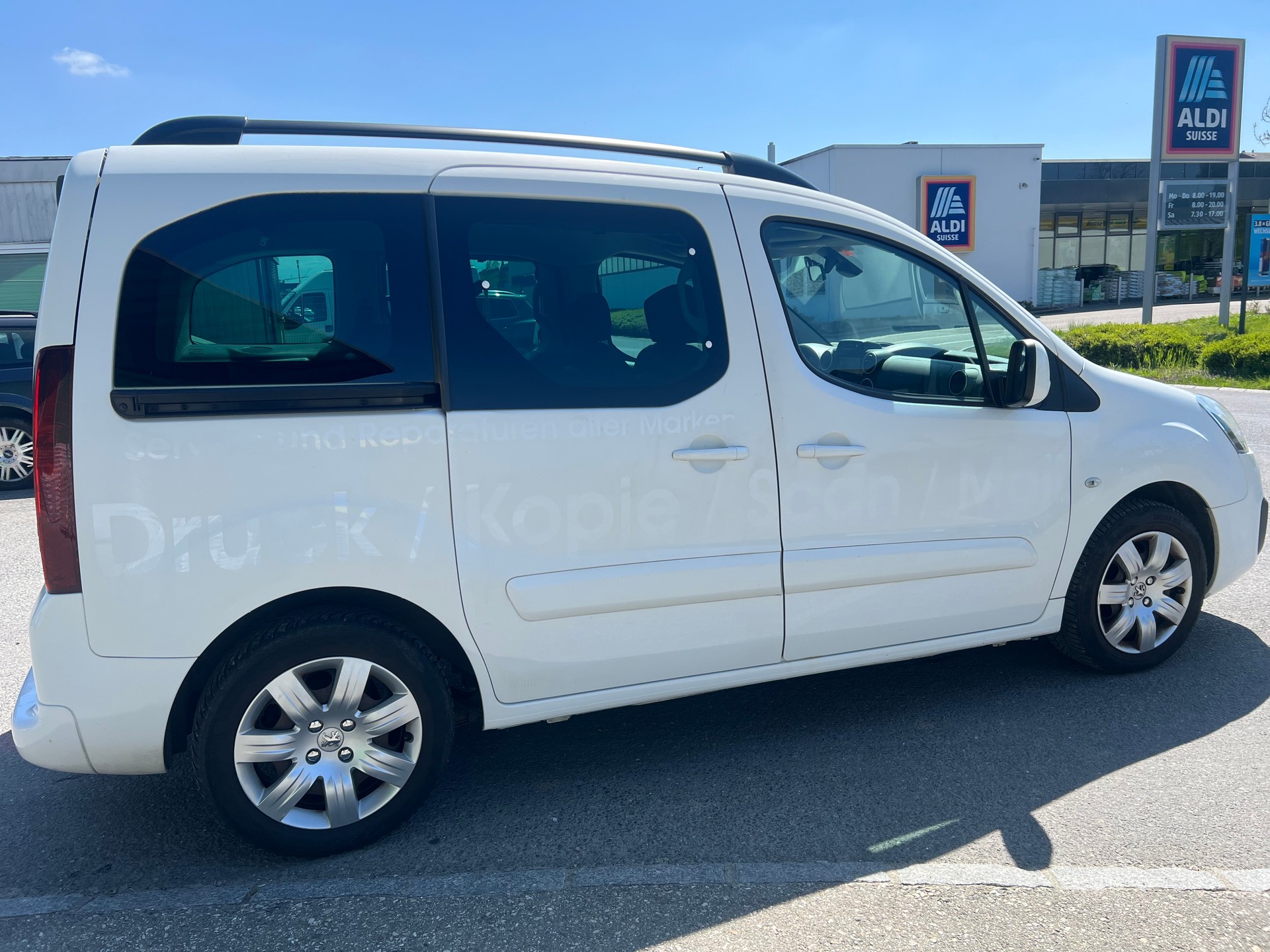 PEUGEOT Partner 1.6 BlueHDi Outdoor-image-4