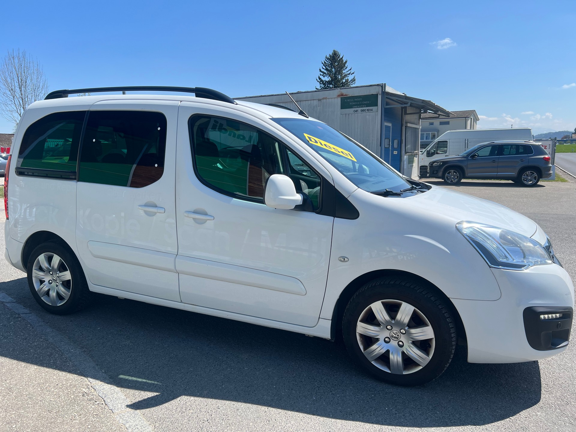 PEUGEOT Partner 1.6 BlueHDi Outdoor-image-2