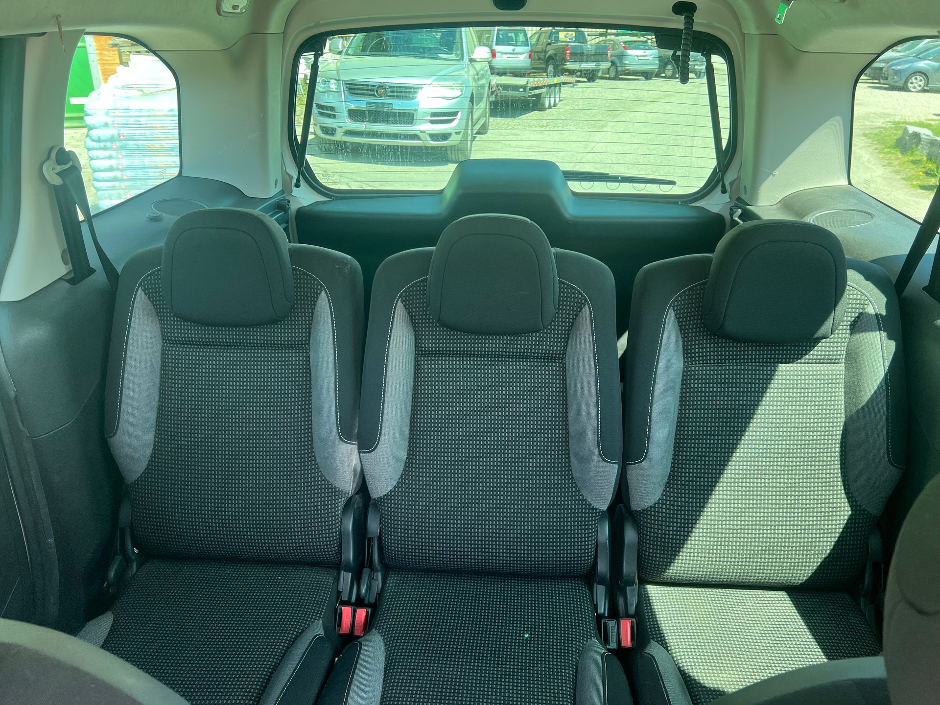 PEUGEOT Partner 1.6 BlueHDi Outdoor-image-12
