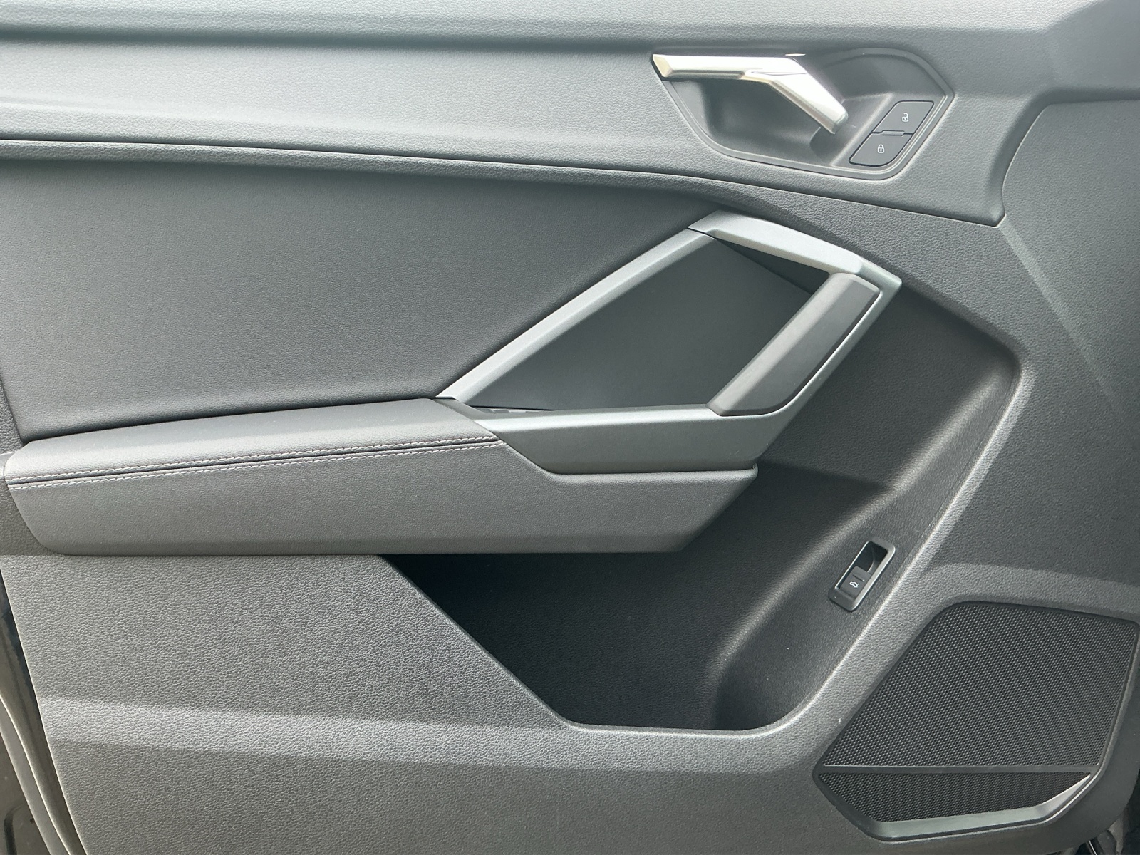 AUDI Q3 Sportback 35 TFSI Attraction S-tronic-image-7