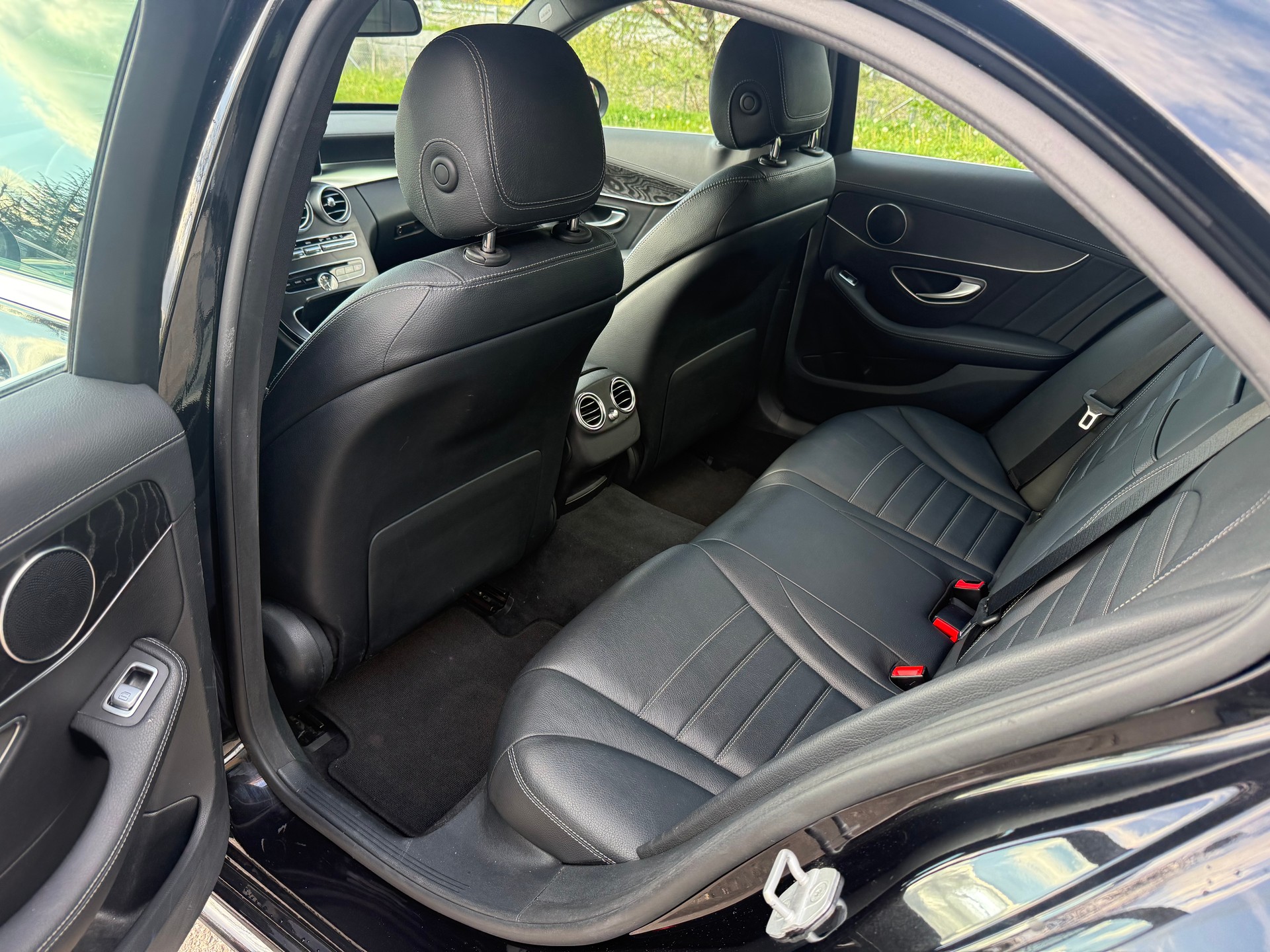 MERCEDES-BENZ C 200 AMG Line 7G-Tronic-image-12