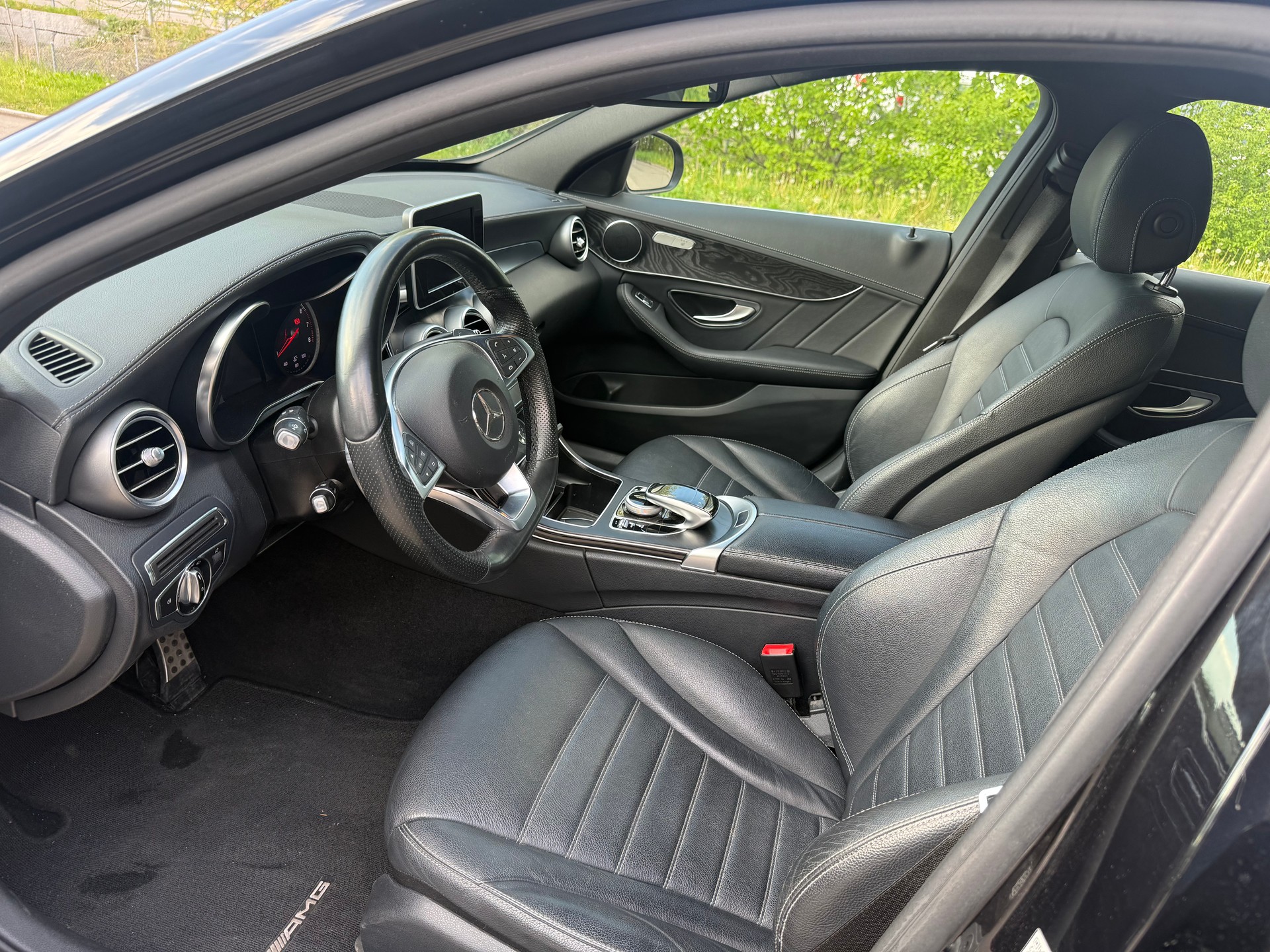 MERCEDES-BENZ C 200 AMG Line 7G-Tronic-image-6