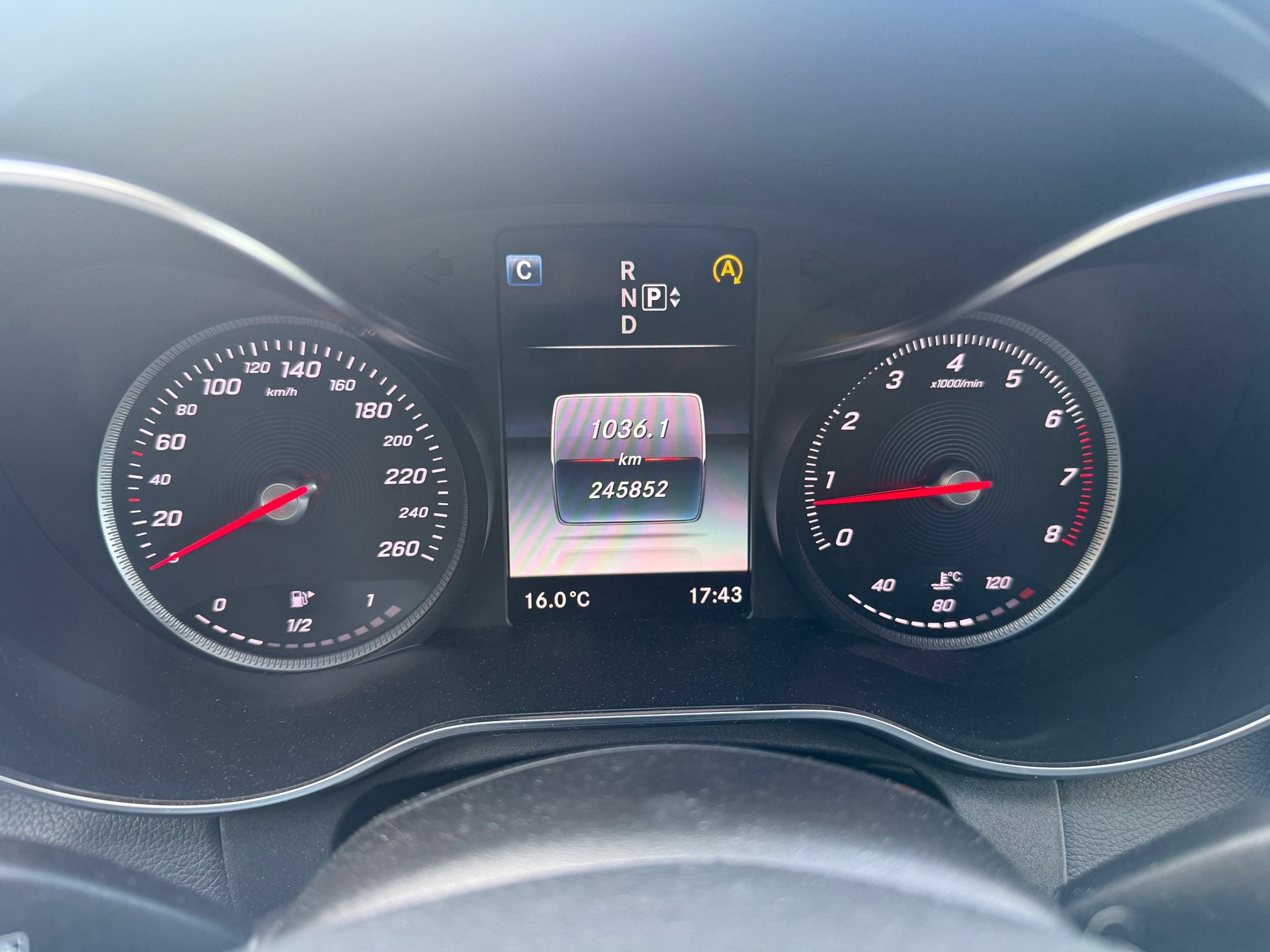 MERCEDES-BENZ C 200 AMG Line 7G-Tronic-image-10