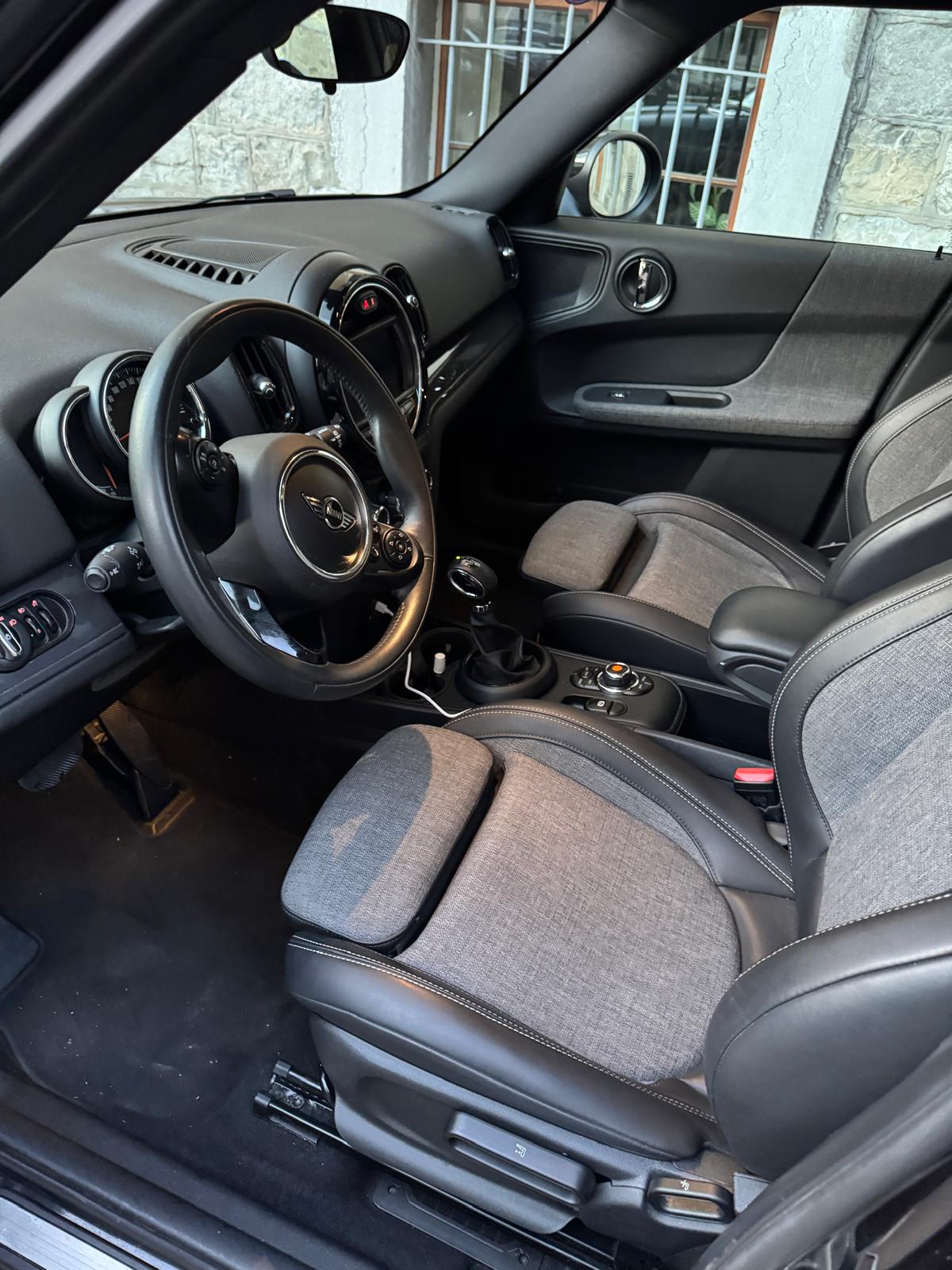 MINI 2.0i Cooper S SAG ALL4-image-5