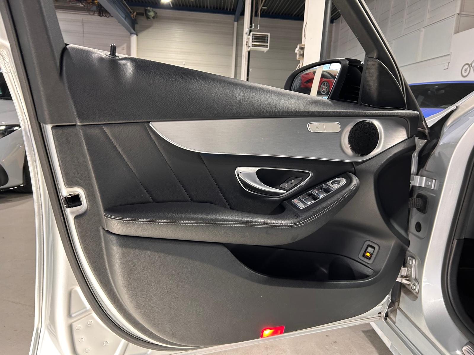 MERCEDES-BENZ C 250 d Swiss Star AMG Line 4m Kombi-image-18