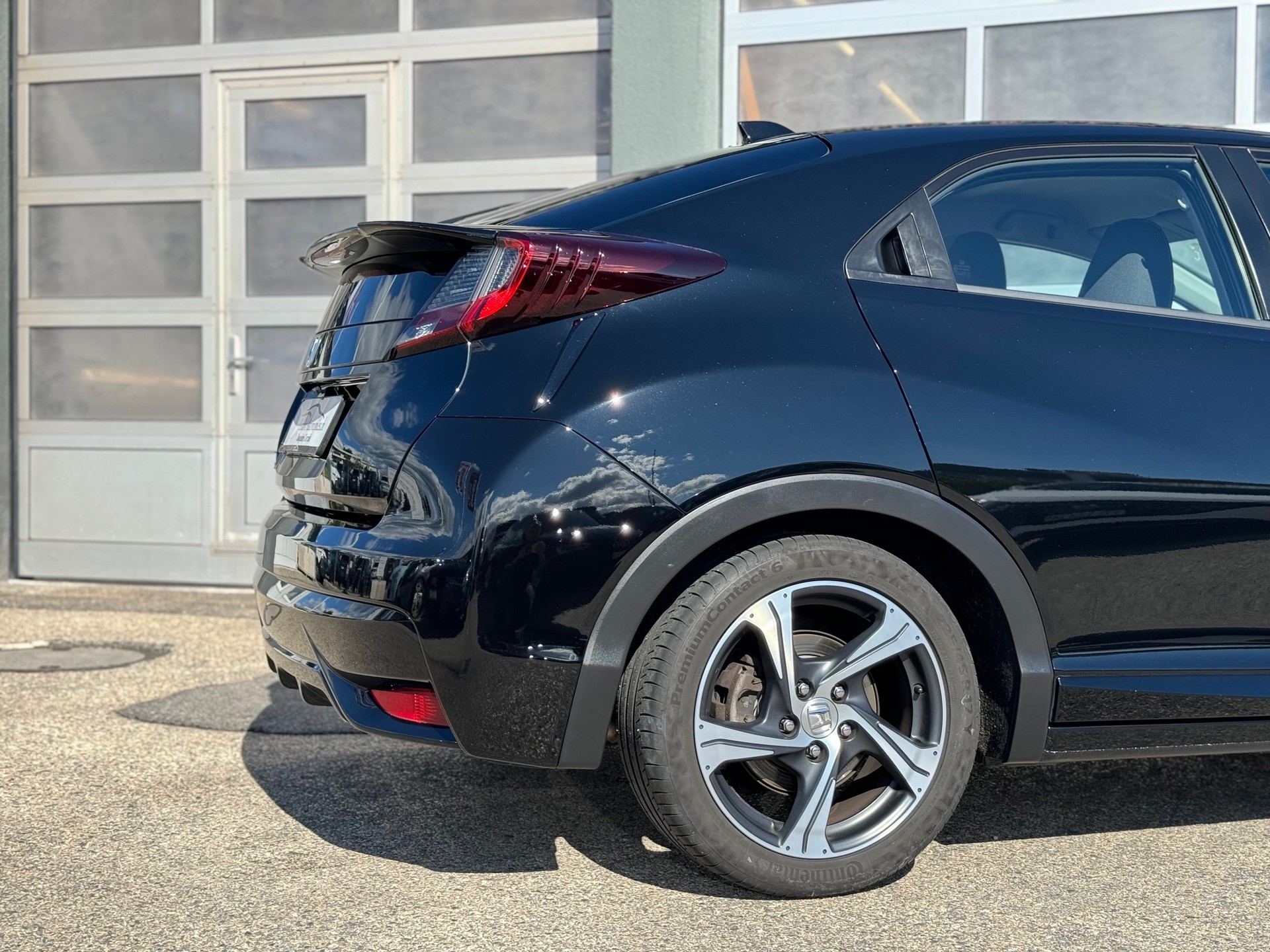 HONDA Civic 1.6 i-DTEC Elegance - Véhicule Suisse (CH)-image-3
