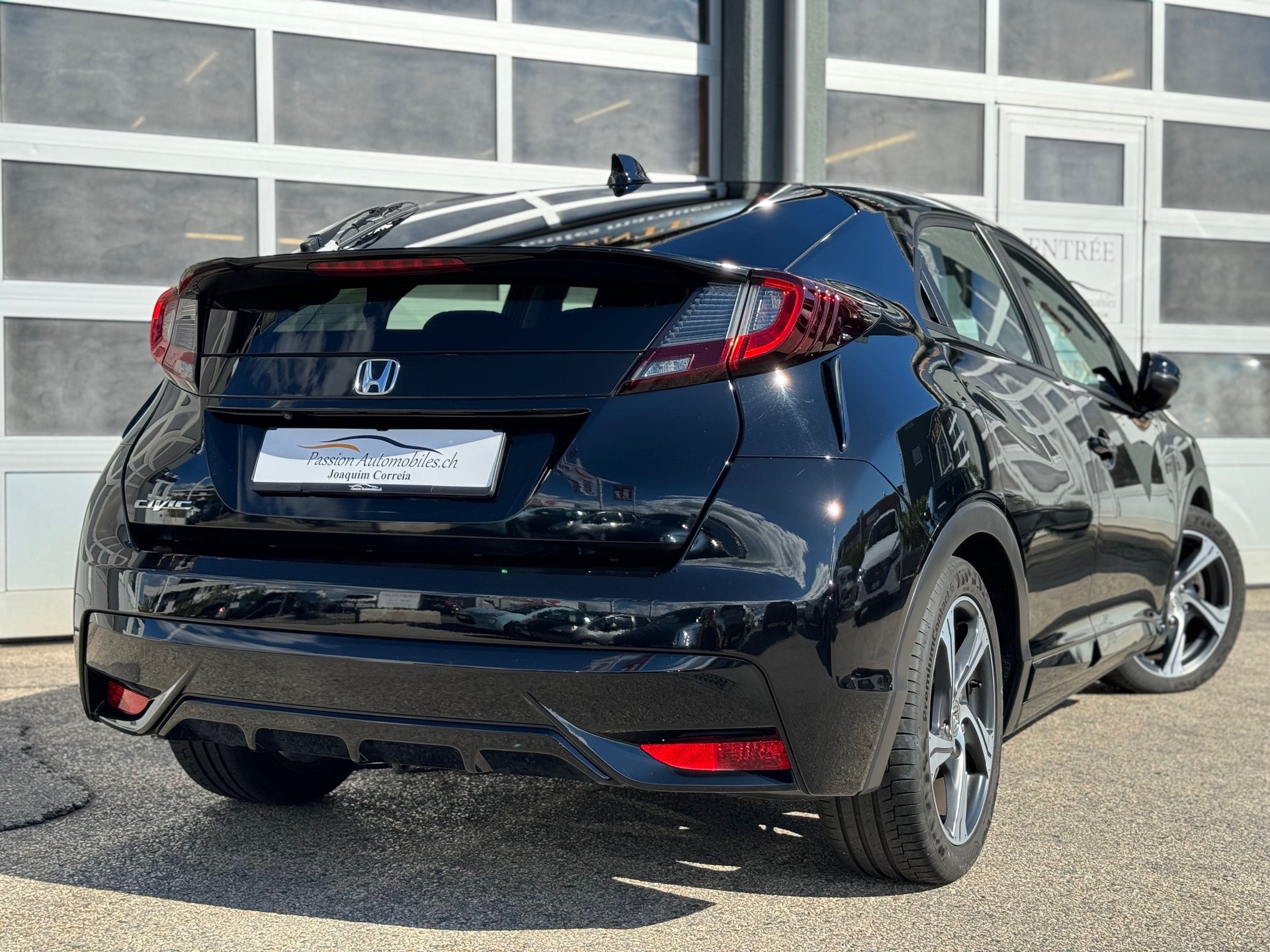 HONDA Civic 1.6 i-DTEC Elegance - Véhicule Suisse (CH)-image-1
