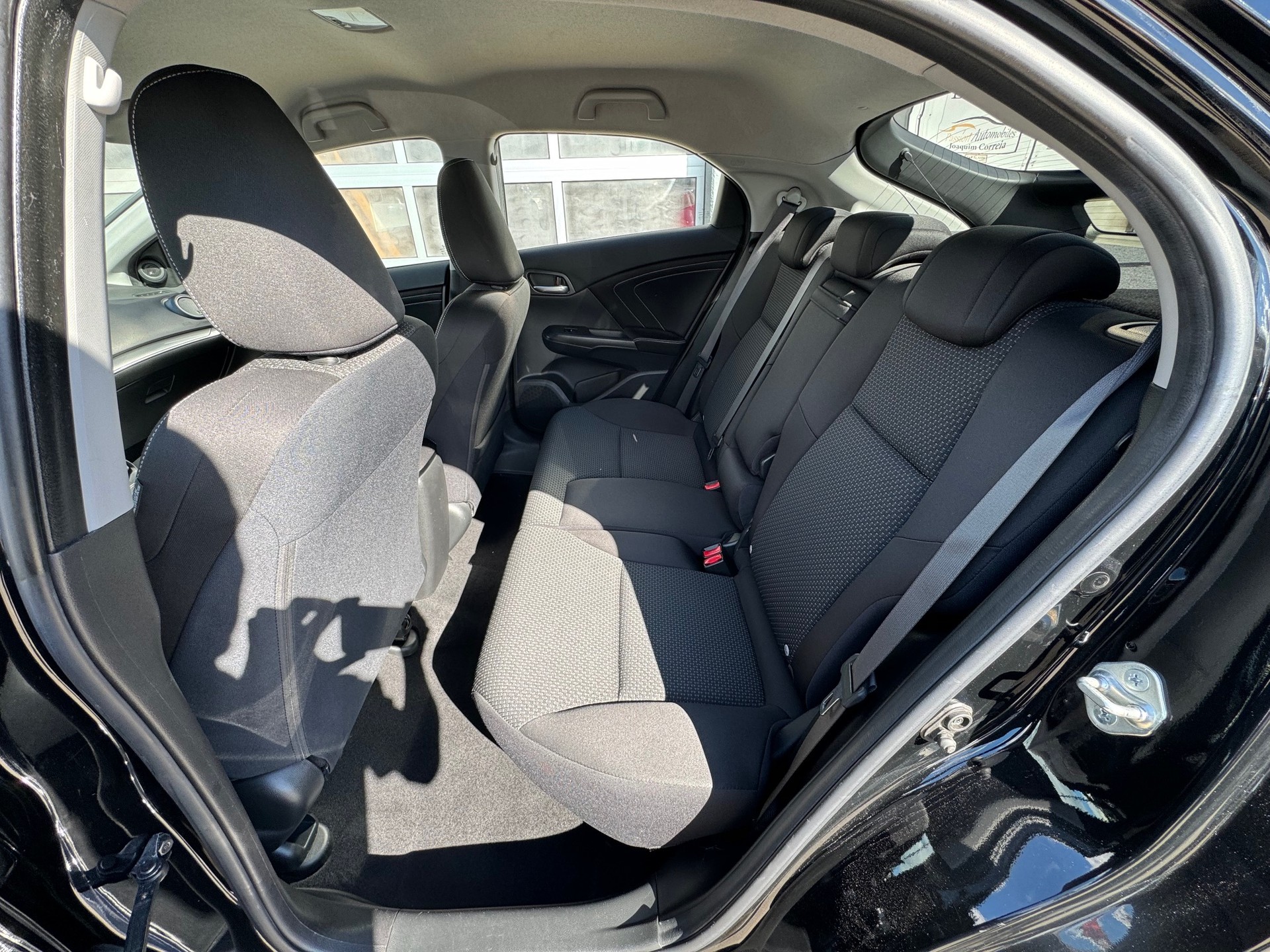 HONDA Civic 1.6 i-DTEC Elegance - Véhicule Suisse (CH)-image-9