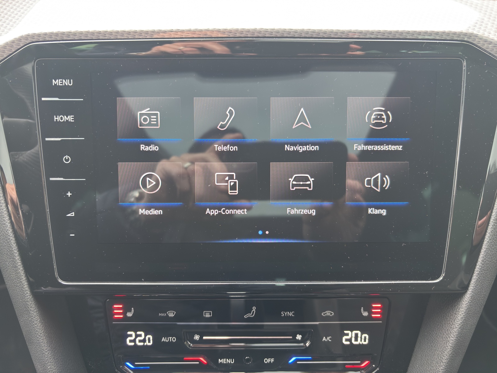 VW Passat Alltrack 2.0 TDI 4Motion DSG mit AHK, Panorama-Ausstell-/Schiebedach & Winterräder-image-17