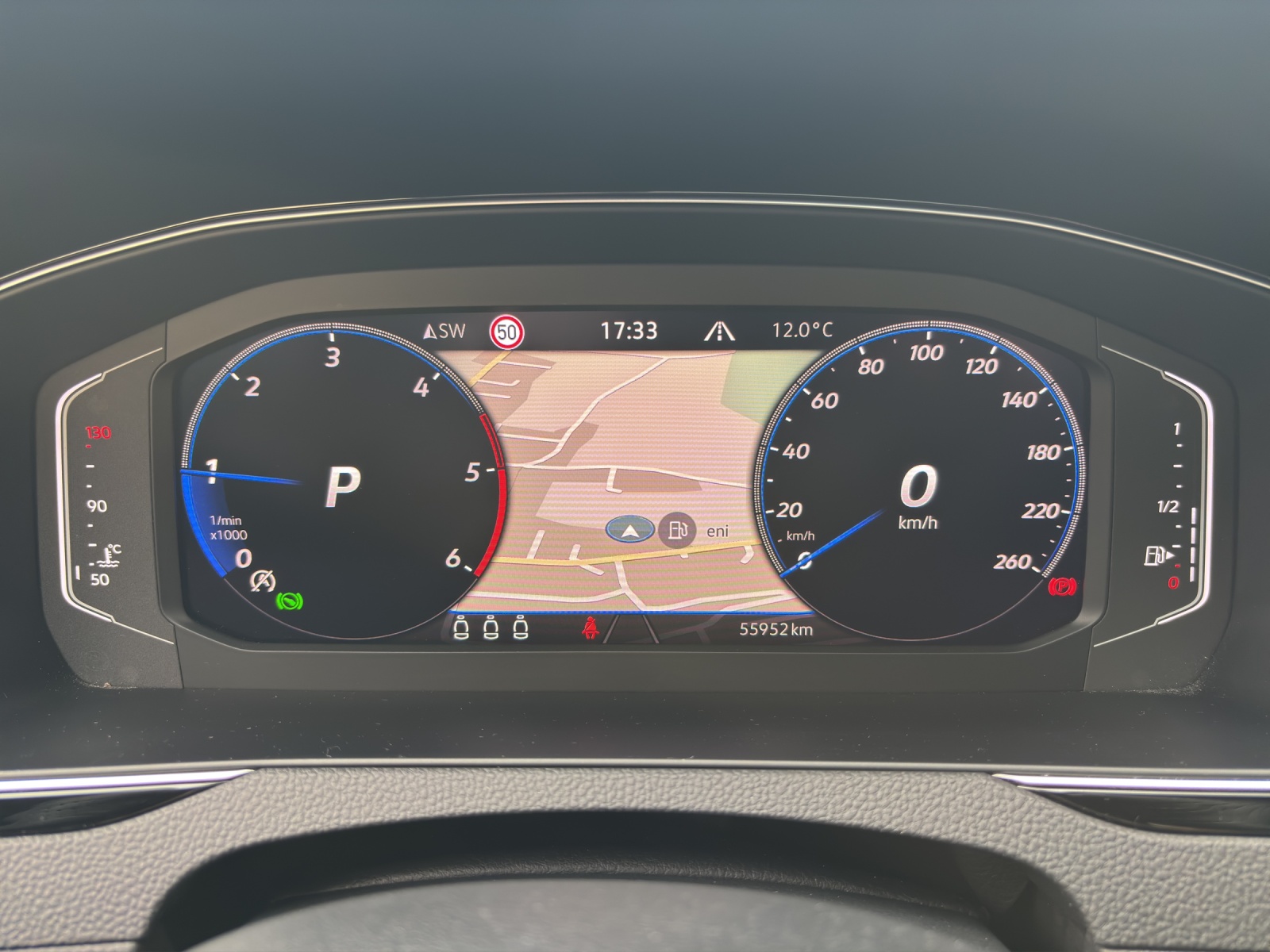 VW Passat Alltrack 2.0 TDI 4Motion DSG mit AHK, Panorama-Ausstell-/Schiebedach & Winterräder-image-16