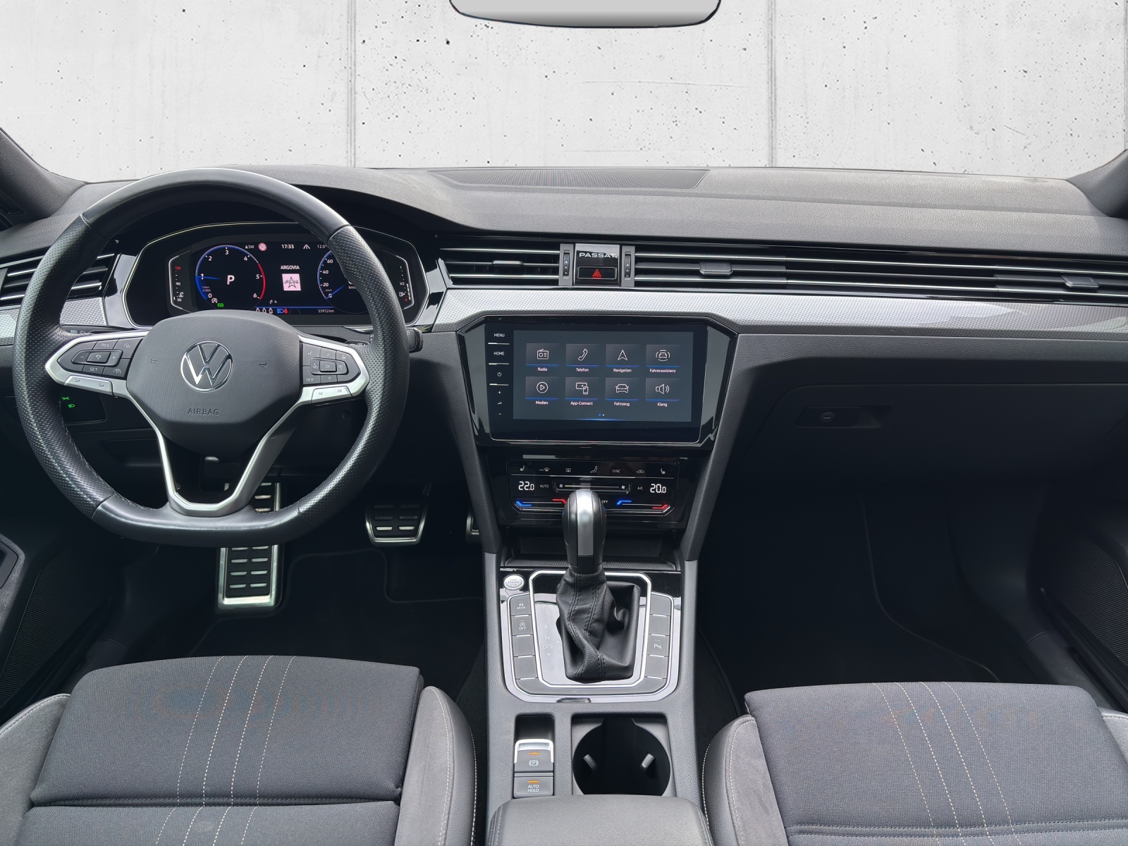 VW Passat Alltrack 2.0 TDI 4Motion DSG mit AHK, Panorama-Ausstell-/Schiebedach & Winterräder-image-12