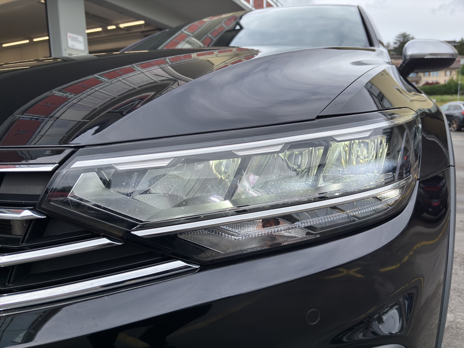 VW Passat Alltrack 2.0 TDI 4Motion DSG mit AHK, Panorama-Ausstell-/Schiebedach & Winterräder-image-10