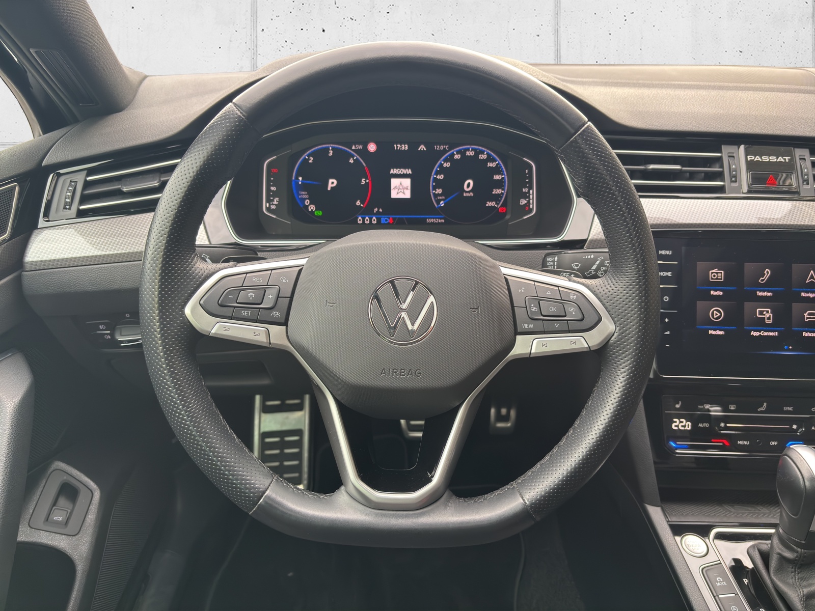 VW Passat Alltrack 2.0 TDI 4Motion DSG mit AHK, Panorama-Ausstell-/Schiebedach & Winterräder-image-13