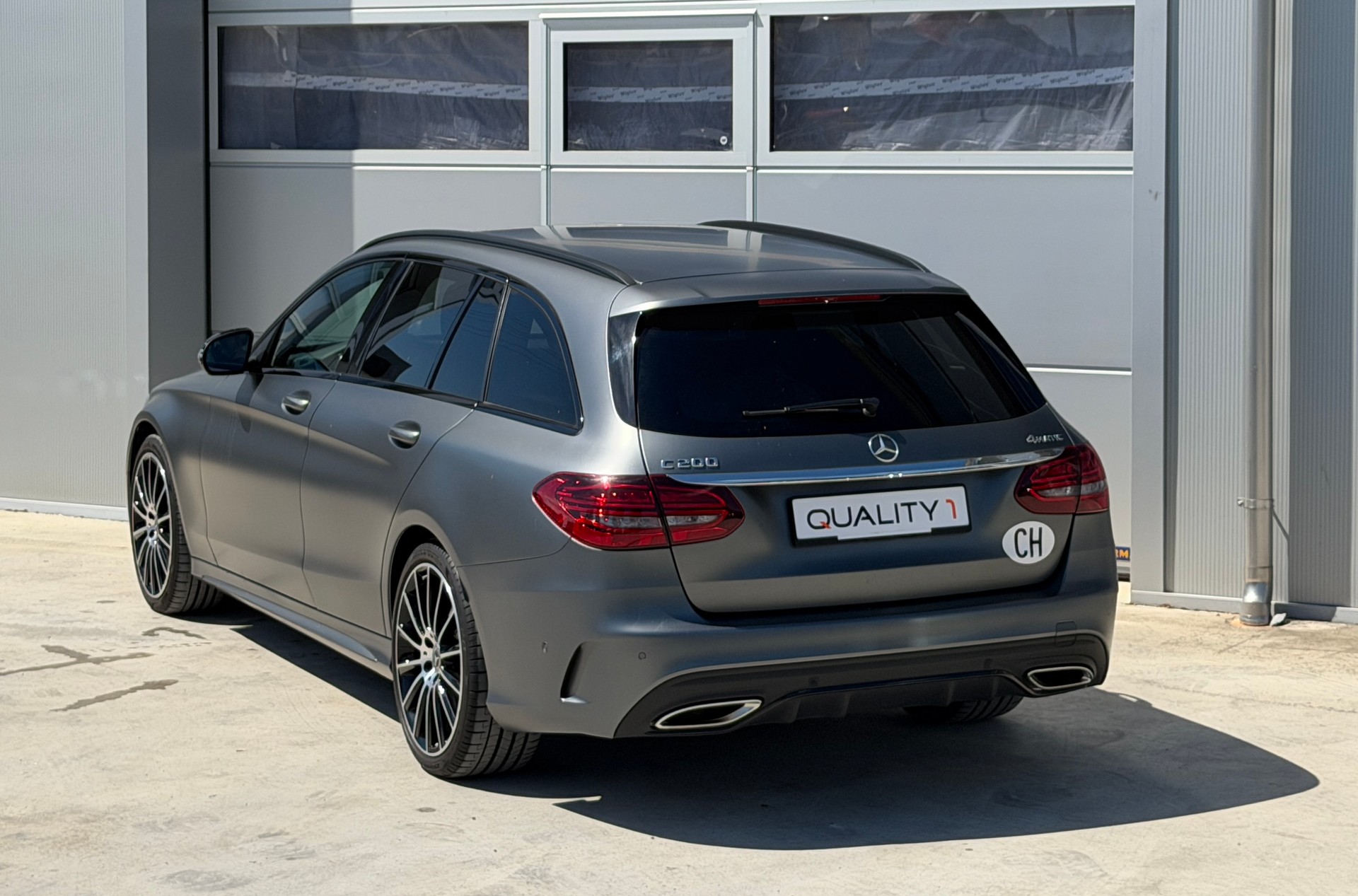 MERCEDES-BENZ C 200 AMG Line 4Matic 9G-Tronic-image-5