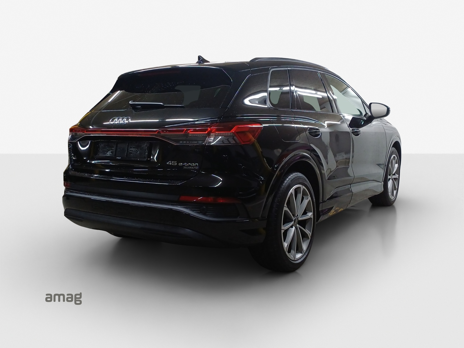 AUDI Q4 e-tron 45 quattro-image-5