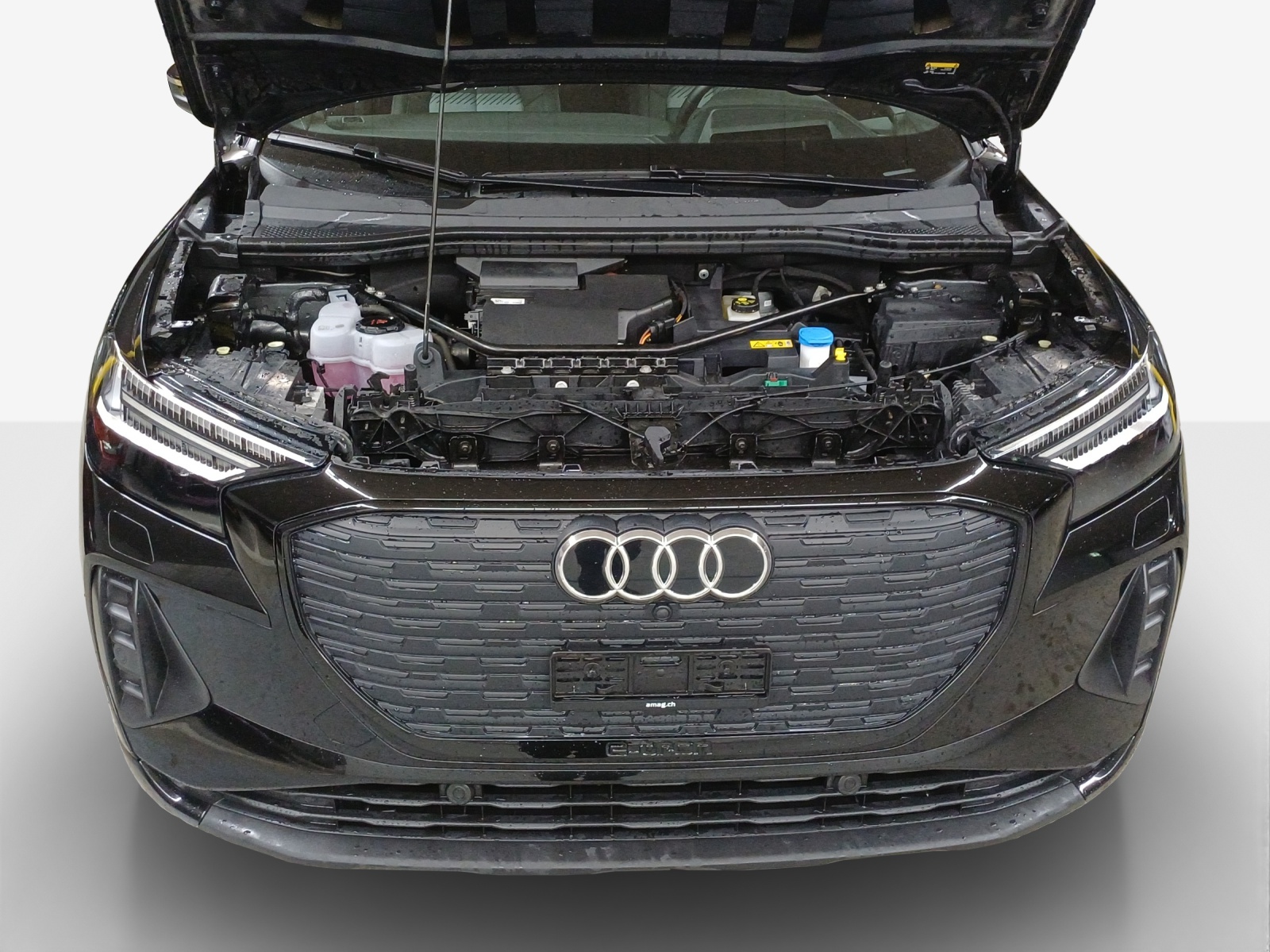 AUDI Q4 e-tron 45 quattro-image-15