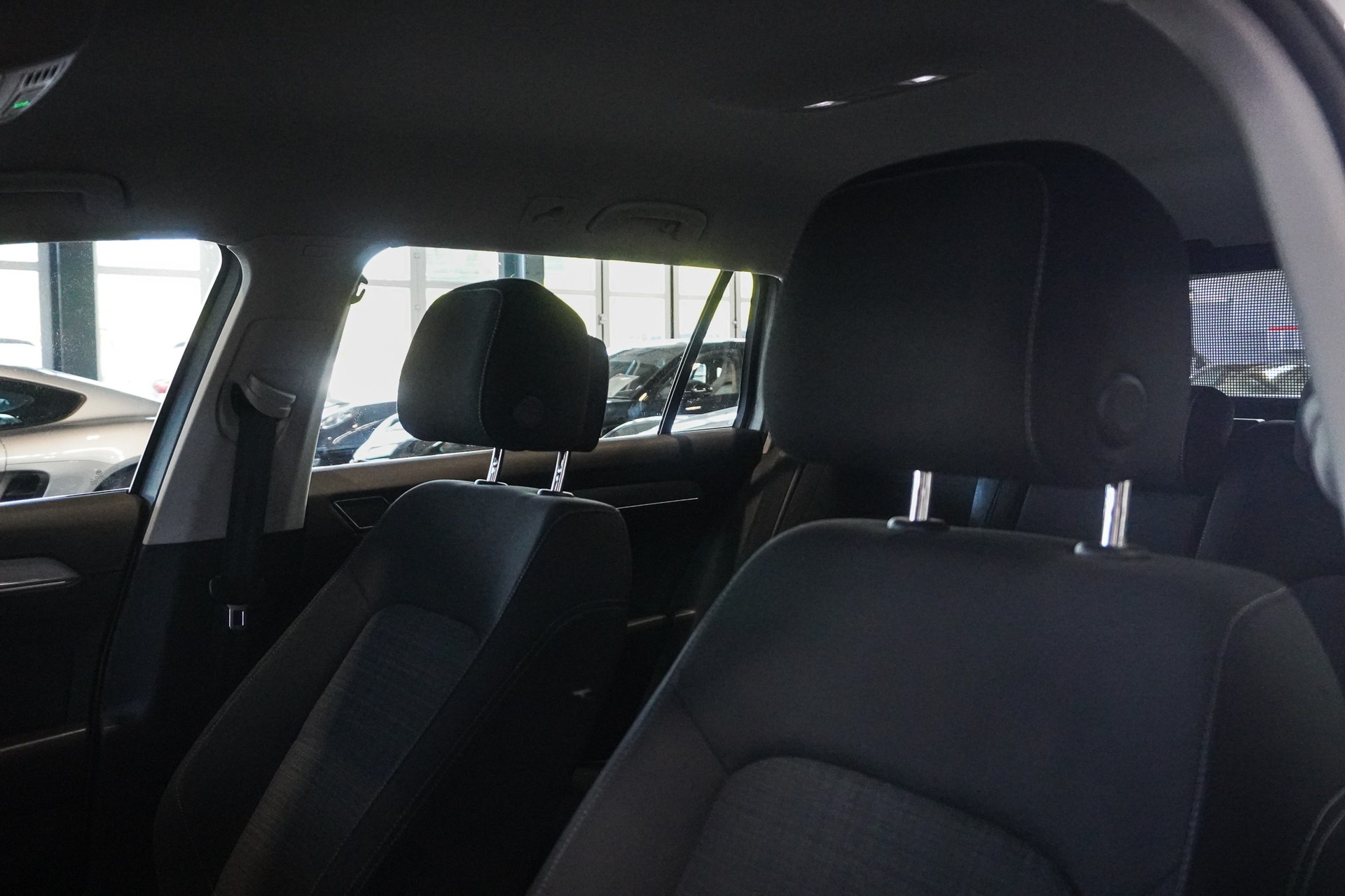 VW Passat Variant 2.0 TDI DSG-image-10