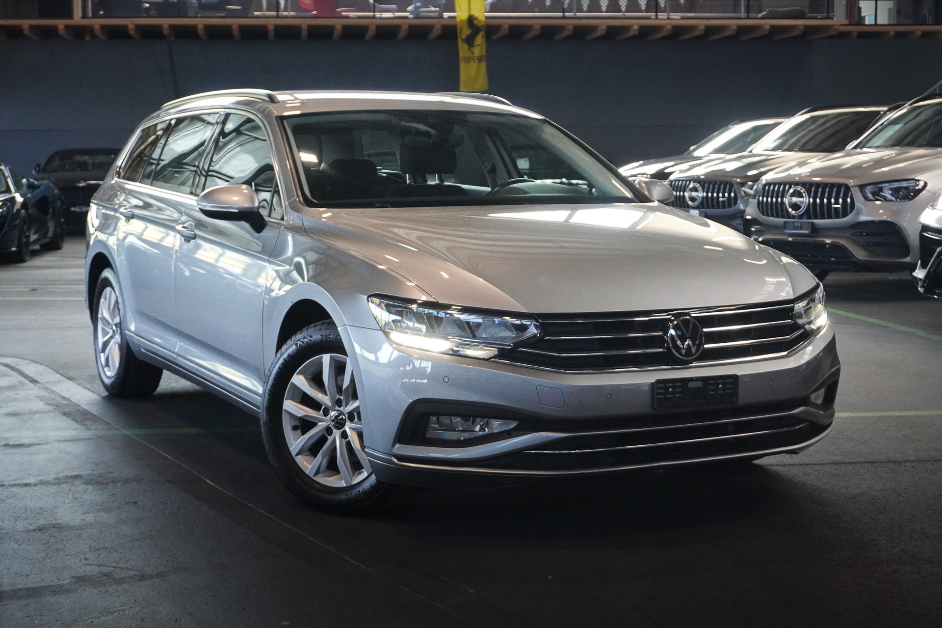 VW Passat Variant 2.0 TDI DSG-image-7