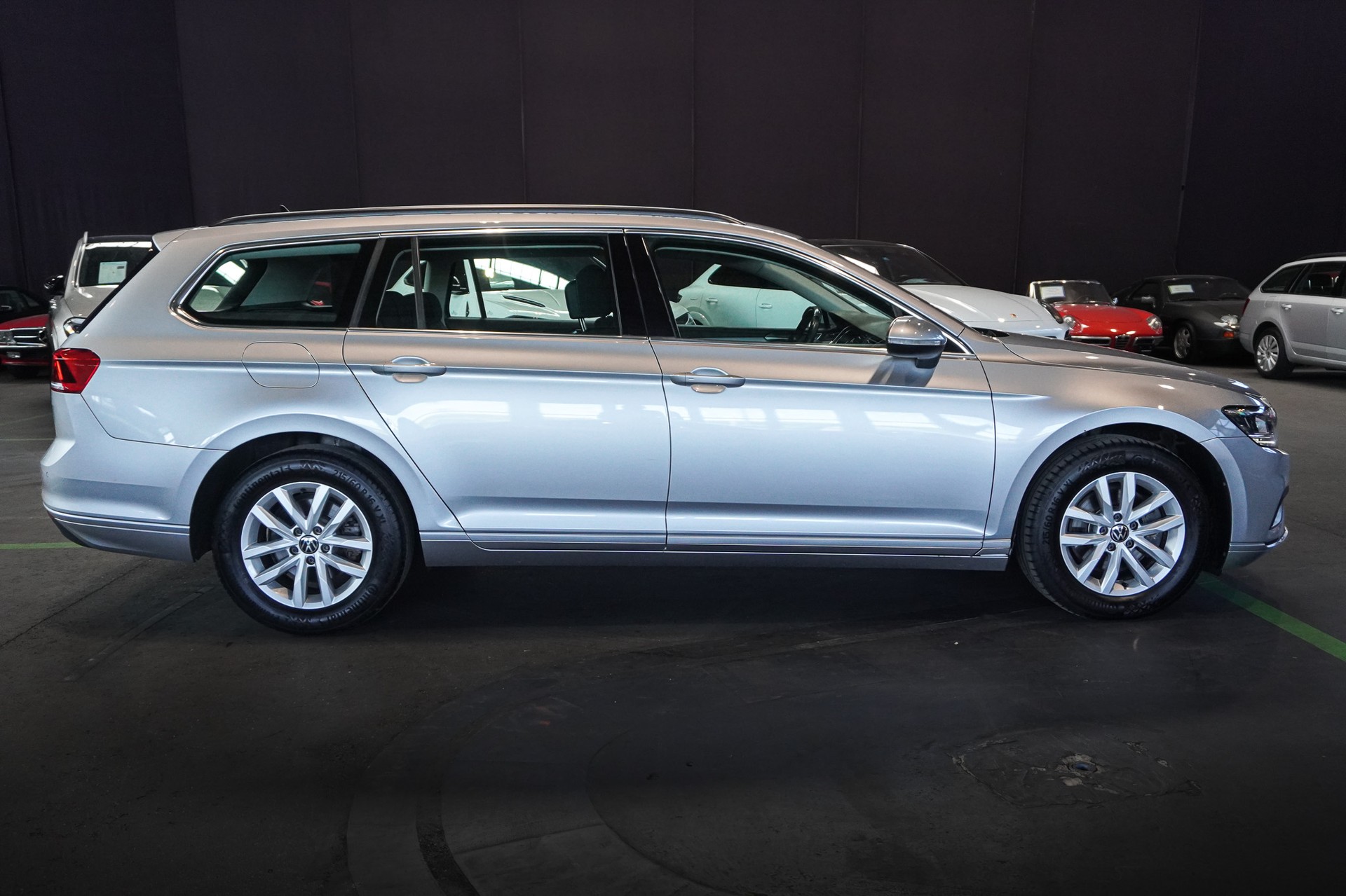 VW Passat Variant 2.0 TDI DSG-image-5