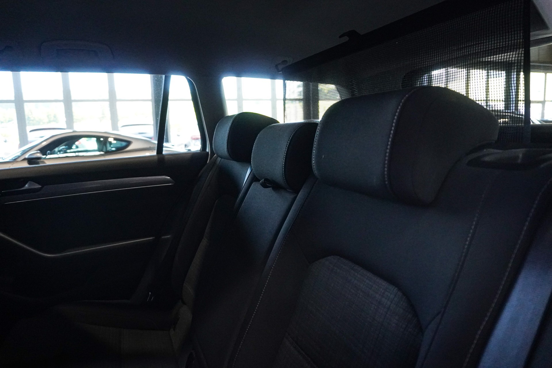VW Passat Variant 2.0 TDI DSG-image-11