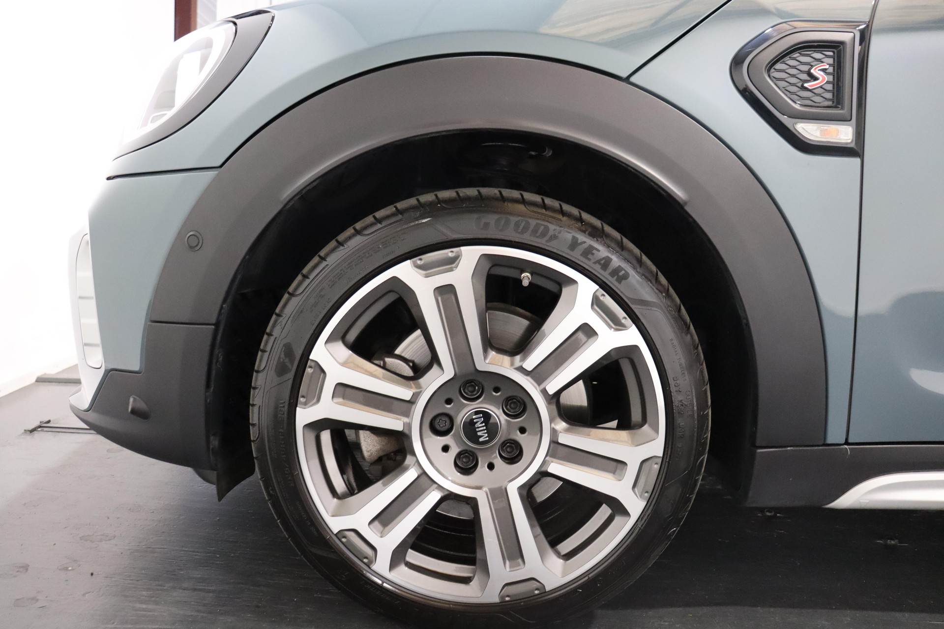 MINI Countryman F60 2.0i Cooper S SAG ALL4-image-4