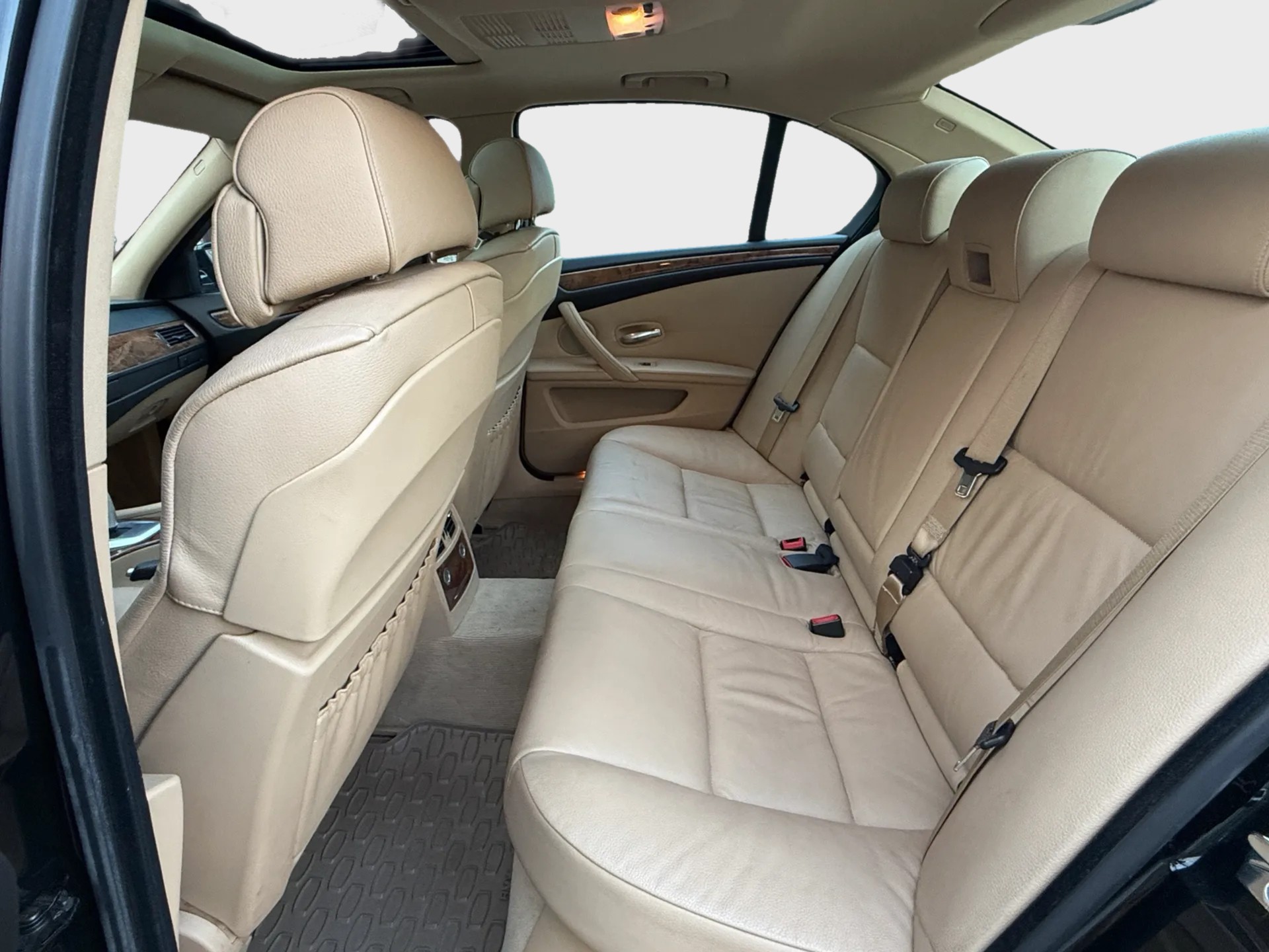 BMW 530xi Steptronic-image-10