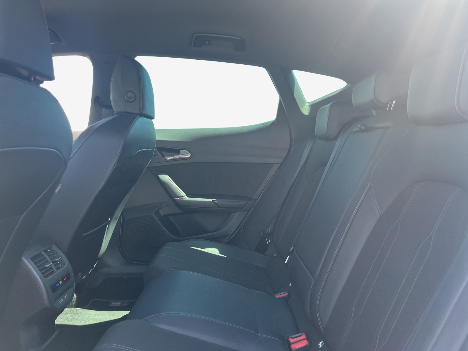 CUPRA Formentor 1.5 TSI DSG-image-9