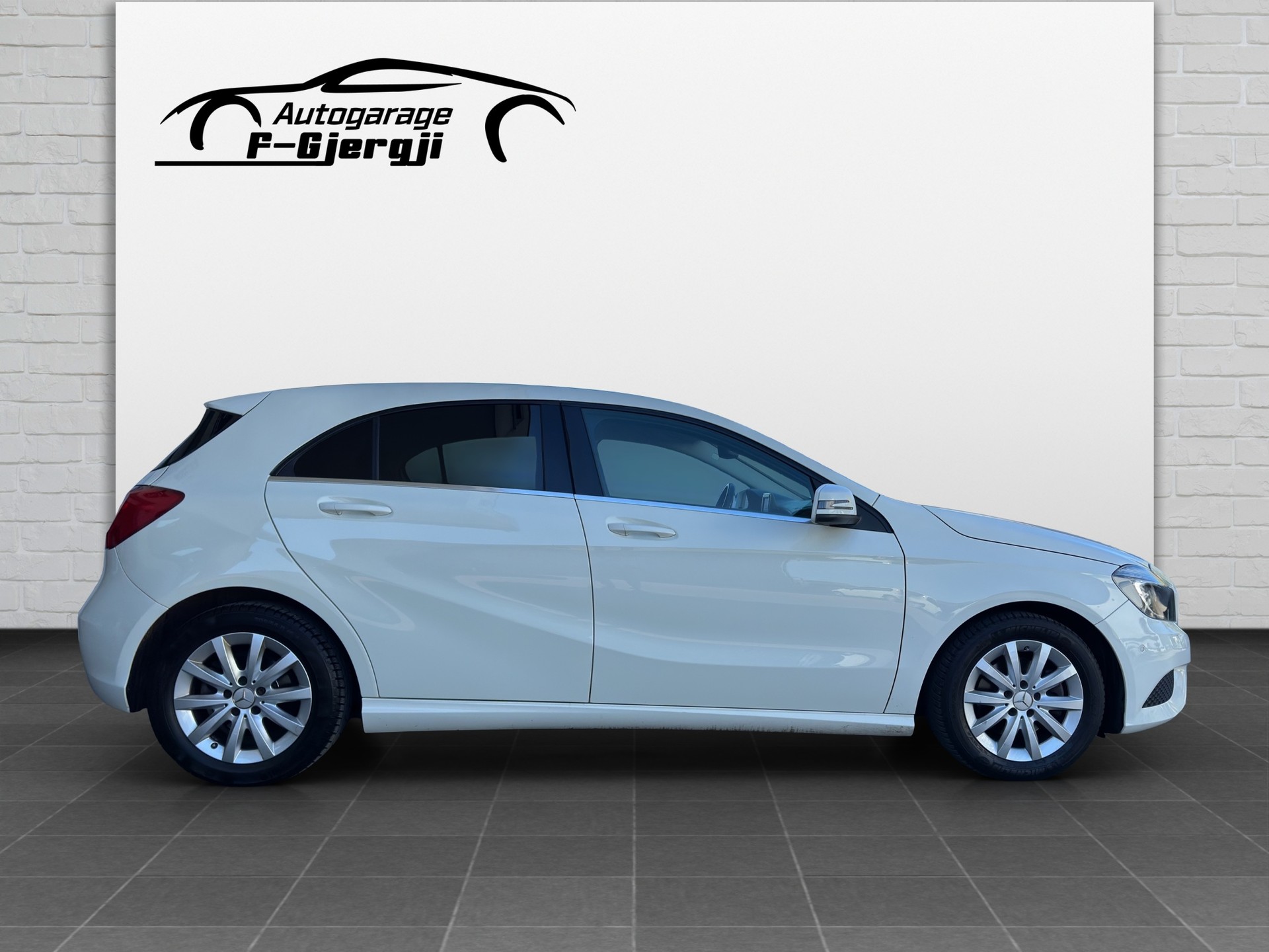 MERCEDES-BENZ A 200 Urban-image-6