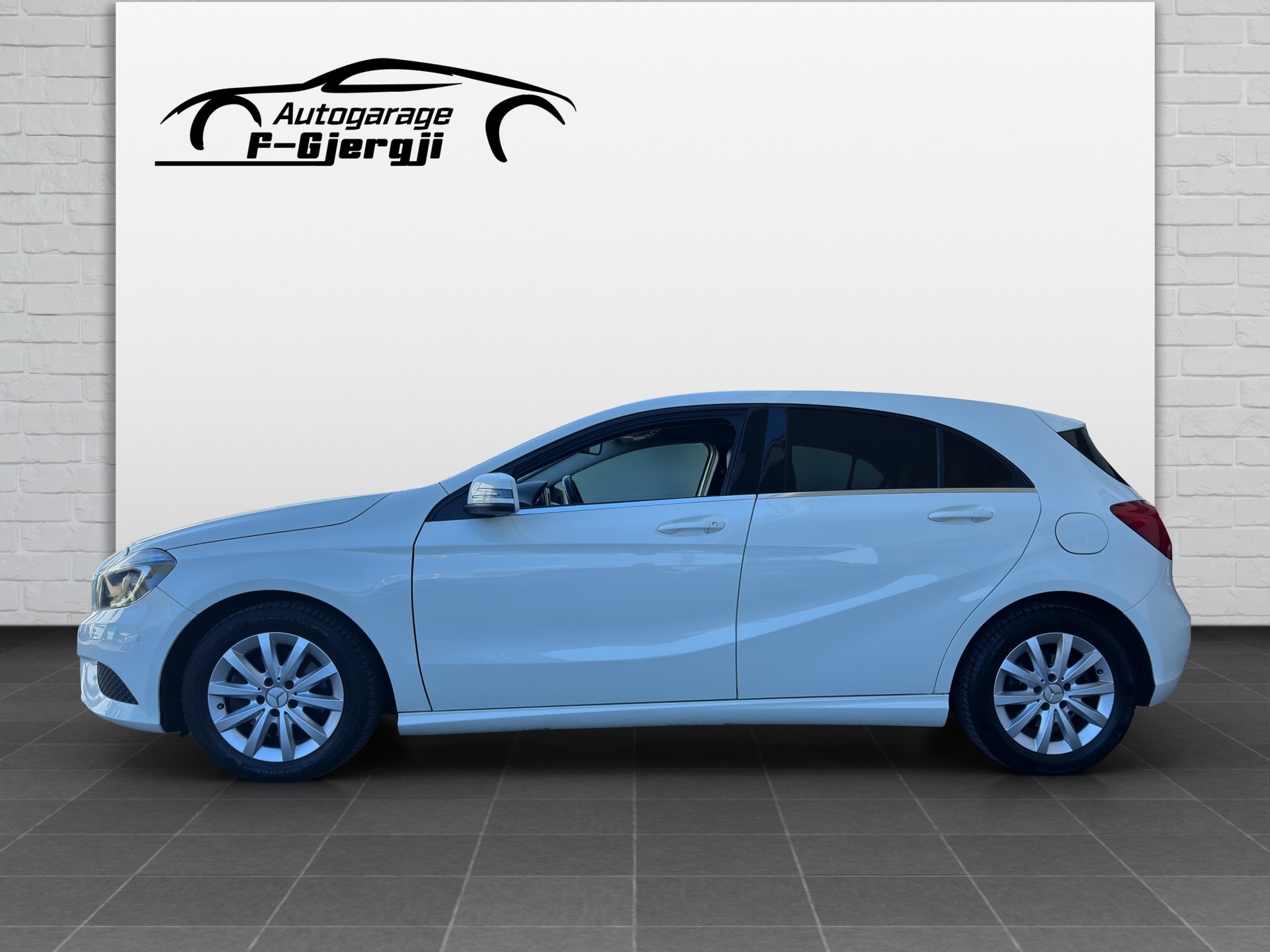 MERCEDES-BENZ A 200 Urban-image-4