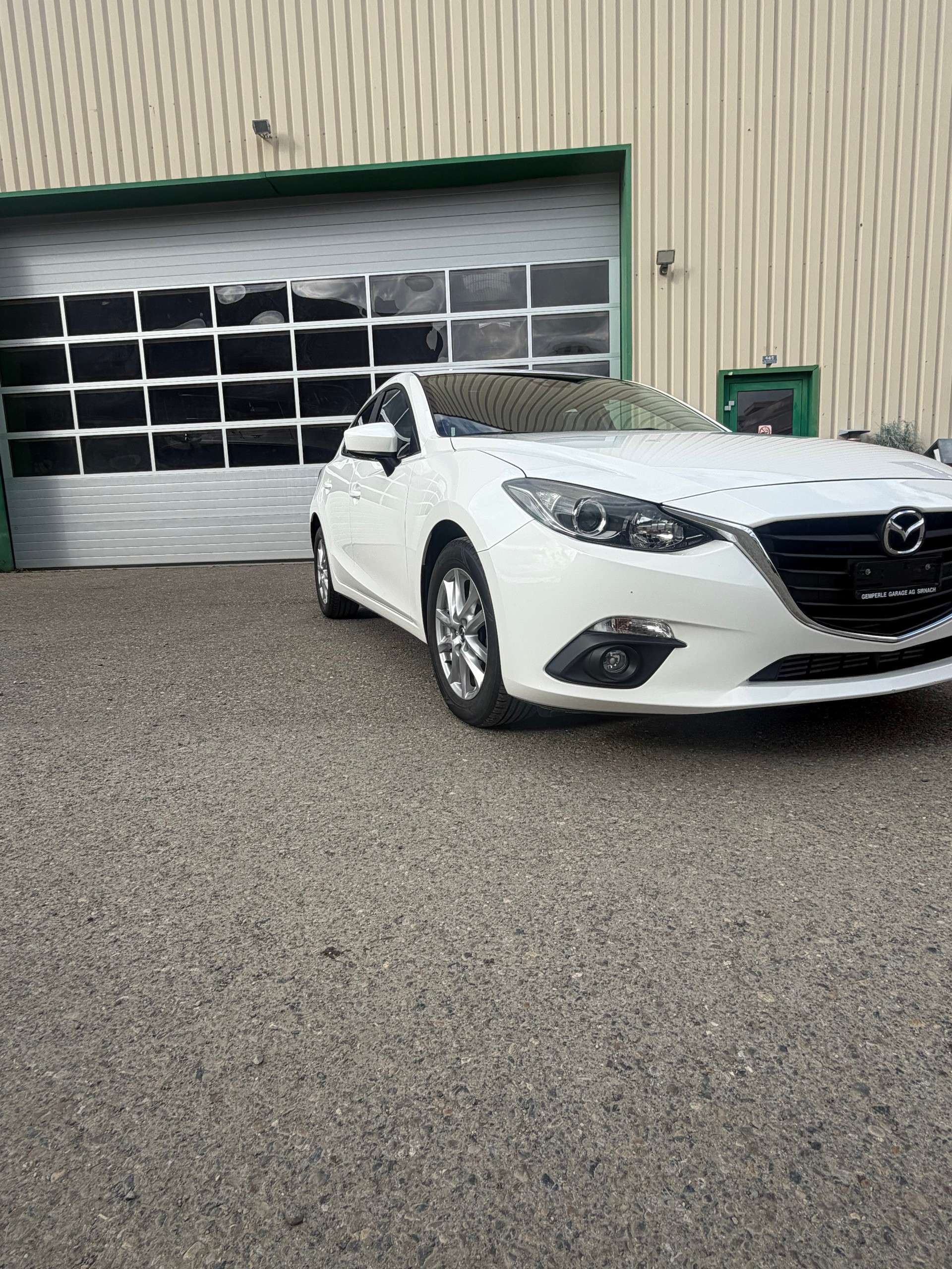 MAZDA 3 2.2 16V CD Revolution-image-2
