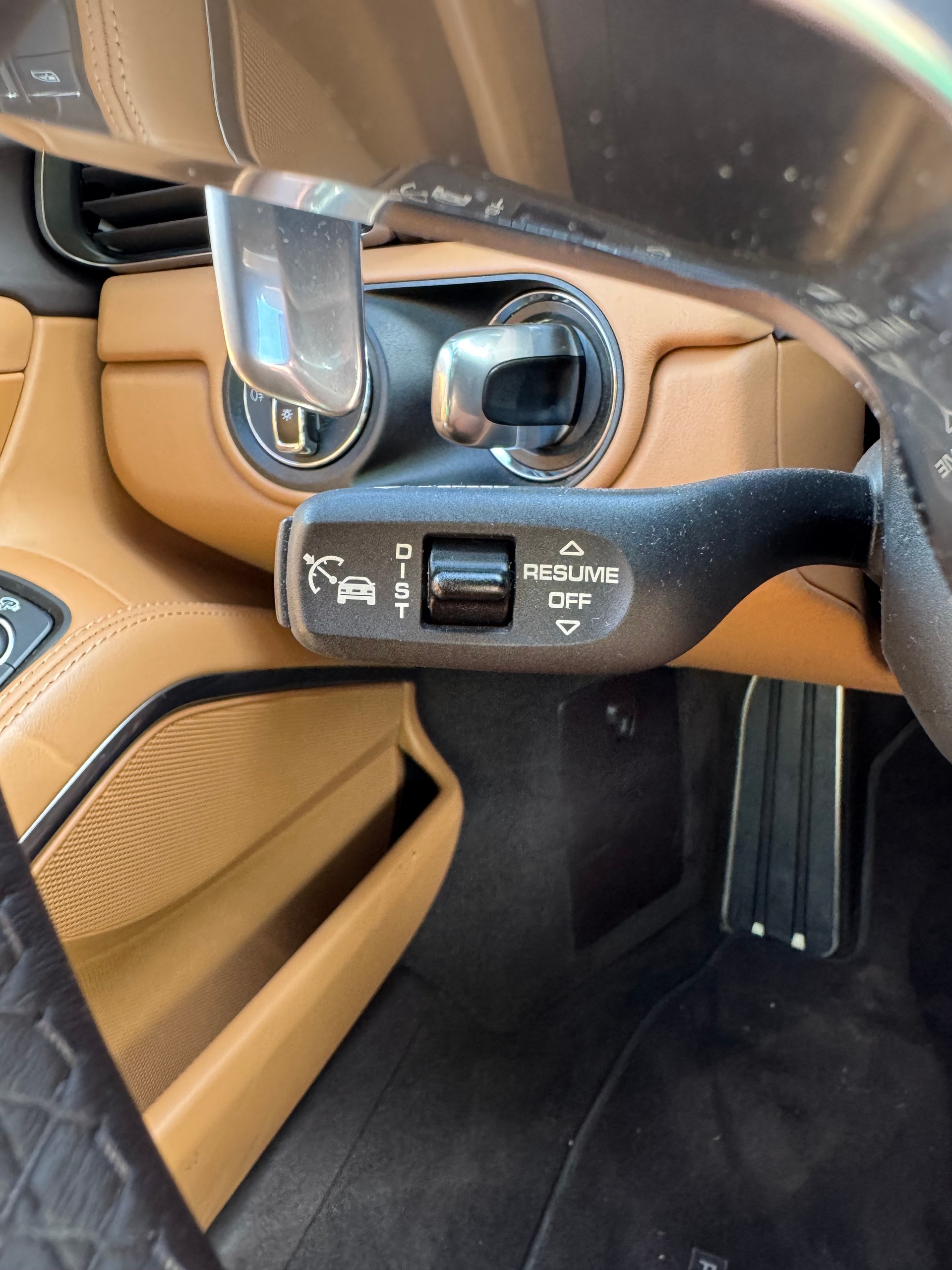 PORSCHE 991.2 Carrera 4 PDK PTS Tannengrün-image-11