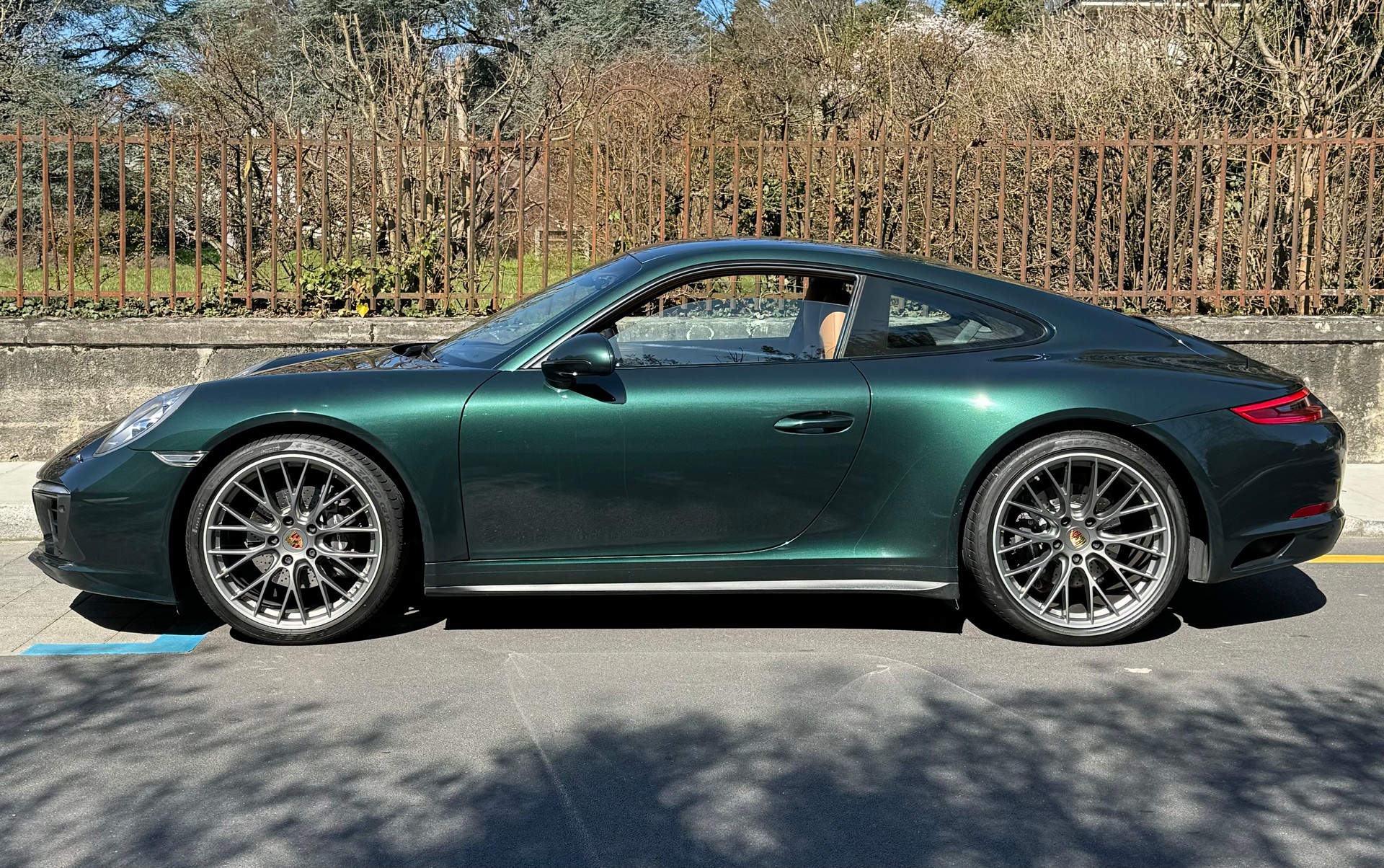 PORSCHE 991.2 Carrera 4 PDK PTS Tannengrün-image-1