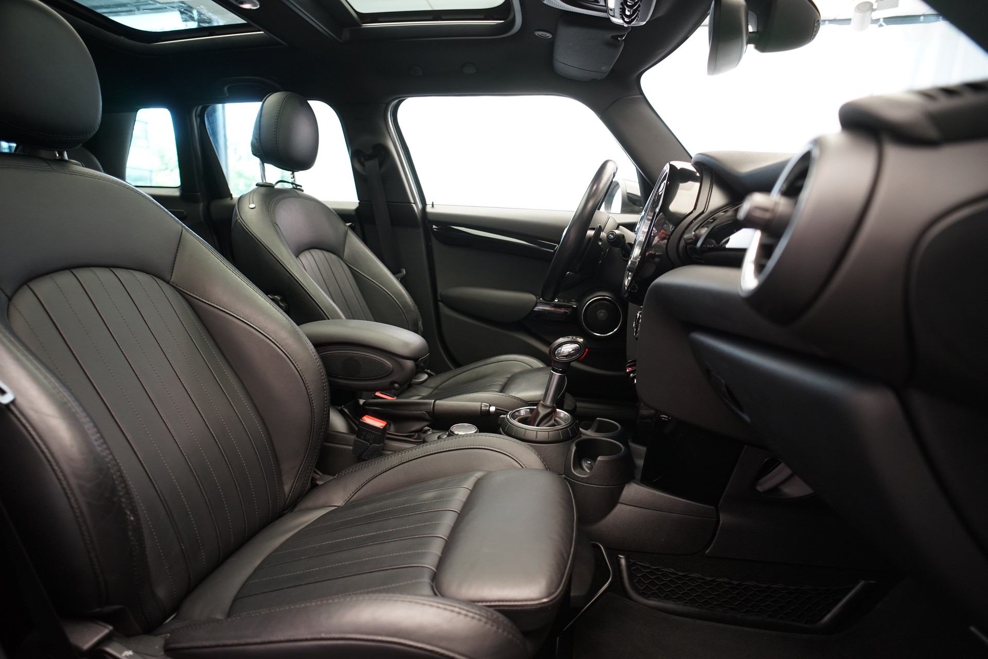 MINI Cooper S Steptronic *CH-Fahrzeug*-image-12