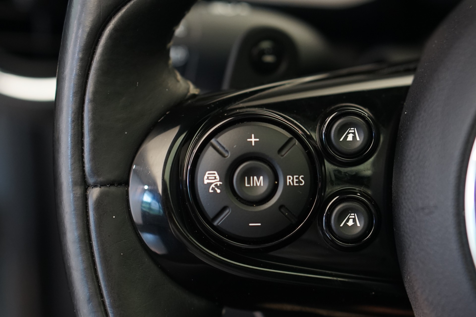 MINI Cooper S Steptronic *CH-Fahrzeug*-image-21