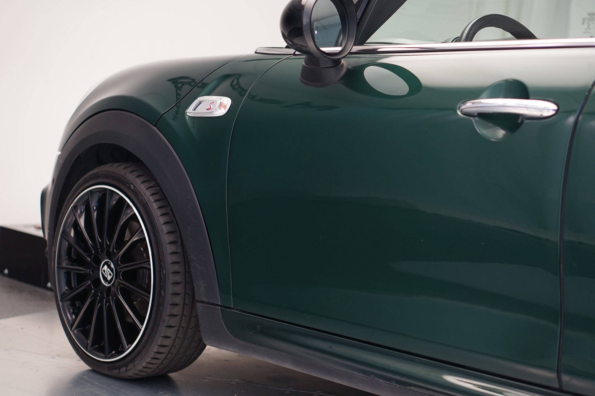 MINI Cooper S Steptronic *CH-Fahrzeug*-image-32