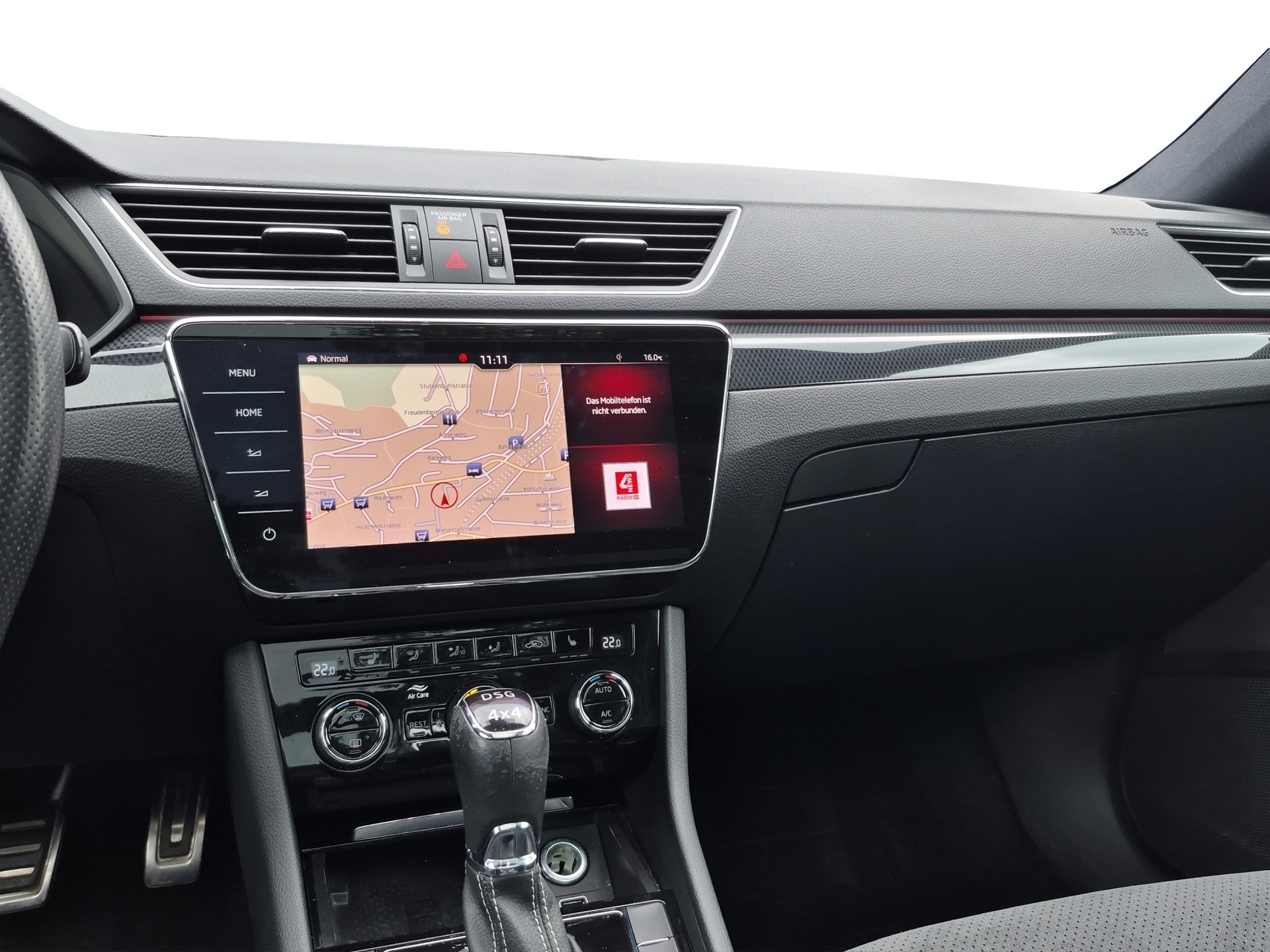 SKODA Superb Combi 2.0 TSI SportLine+ DSG 4x4 *Anhängerkupplung*-image-10