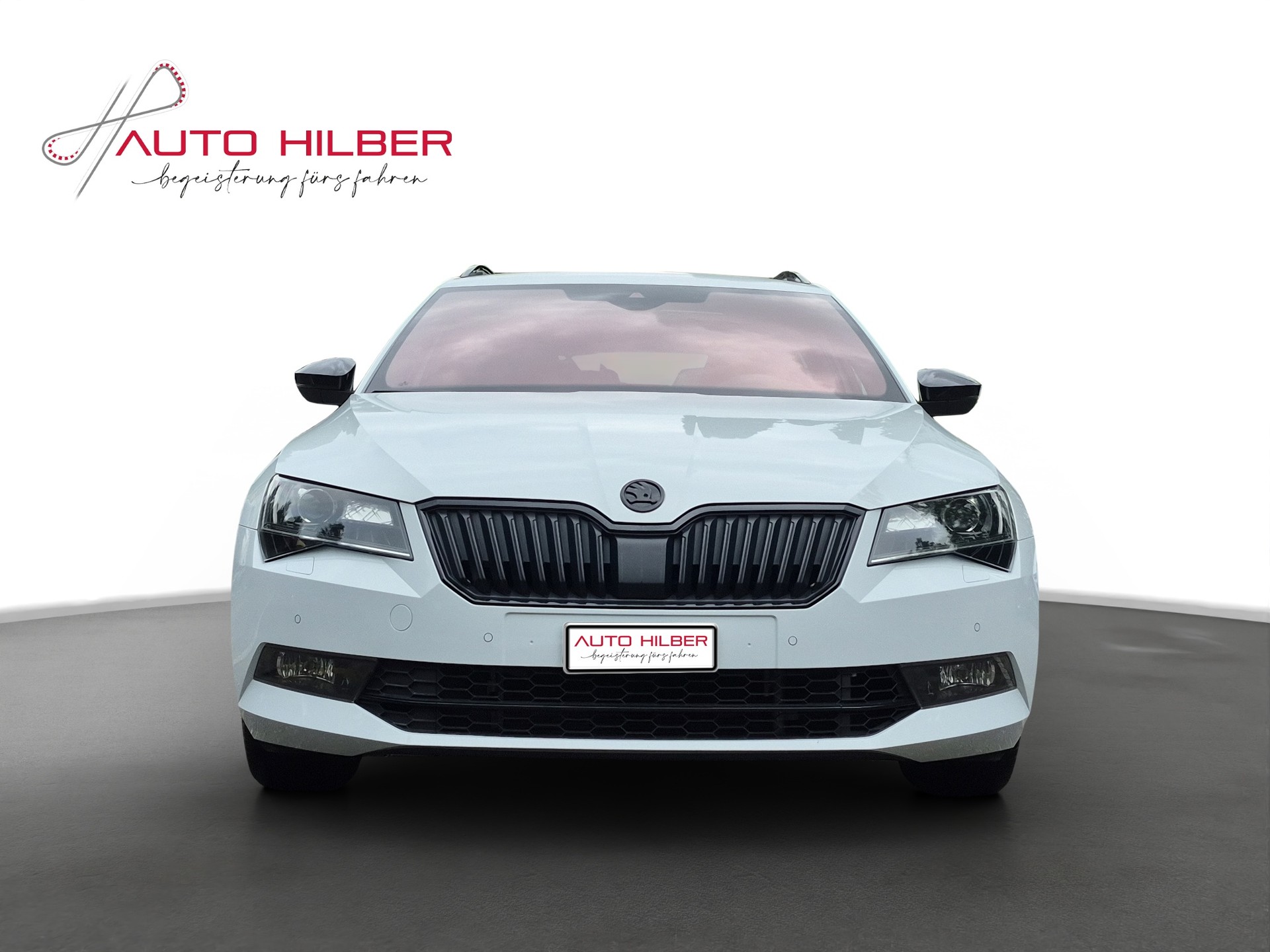 SKODA Superb Combi 2.0 TSI SportLine+ DSG 4x4 *Anhängerkupplung*-image-1