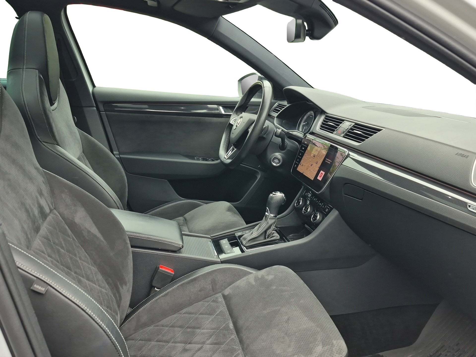 SKODA Superb Combi 2.0 TSI SportLine+ DSG 4x4 *Anhängerkupplung*-image-7