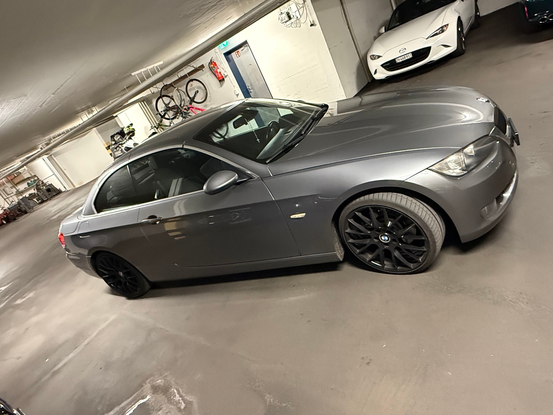 BMW 325i-image-4