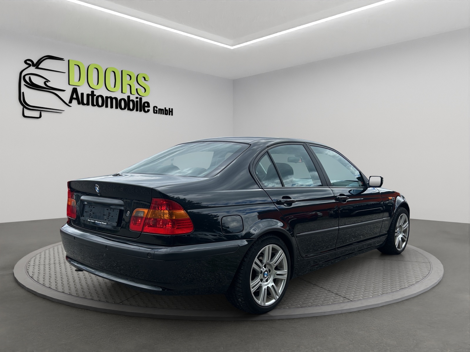 BMW 320d Advantage-showroom-element-3