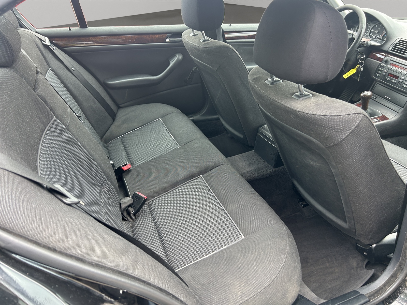 BMW 320d Advantage-image-16