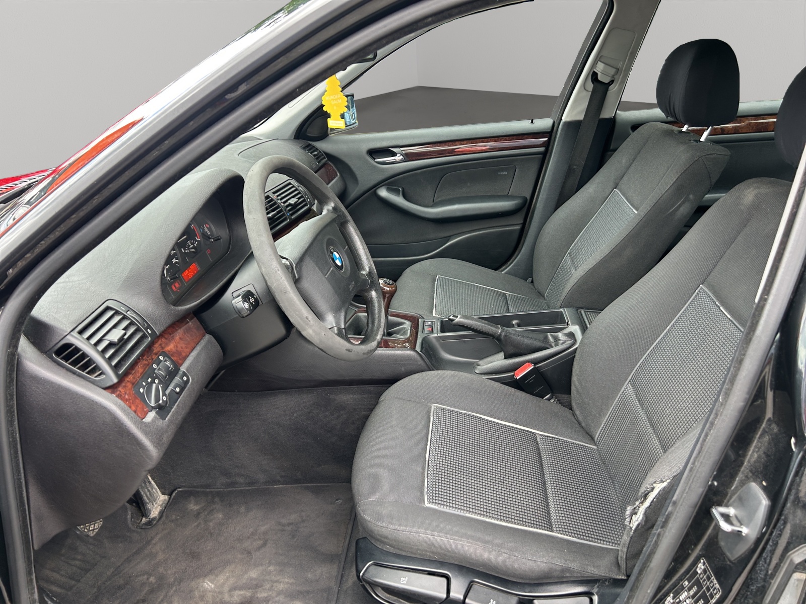 BMW 320d Advantage-image-18