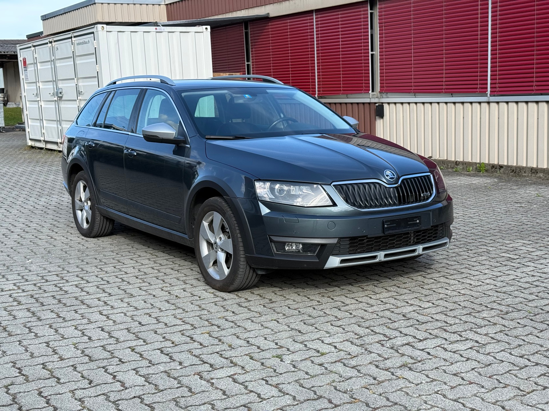 SKODA Octavia Combi 2.0 TDI Scout 4x4 DSG-image-1